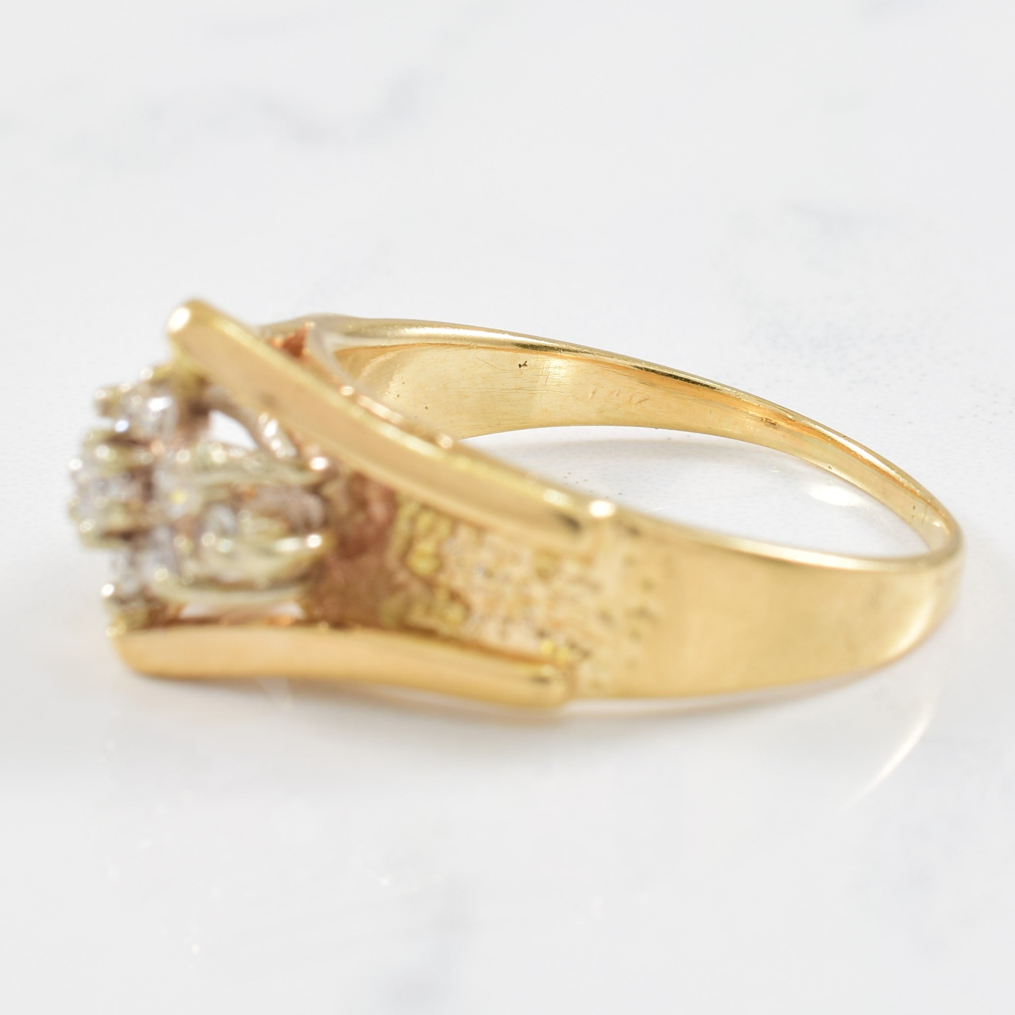 Bague chevron sertie de diamants en grappe | 0,20 ct | Taille 7,5 |