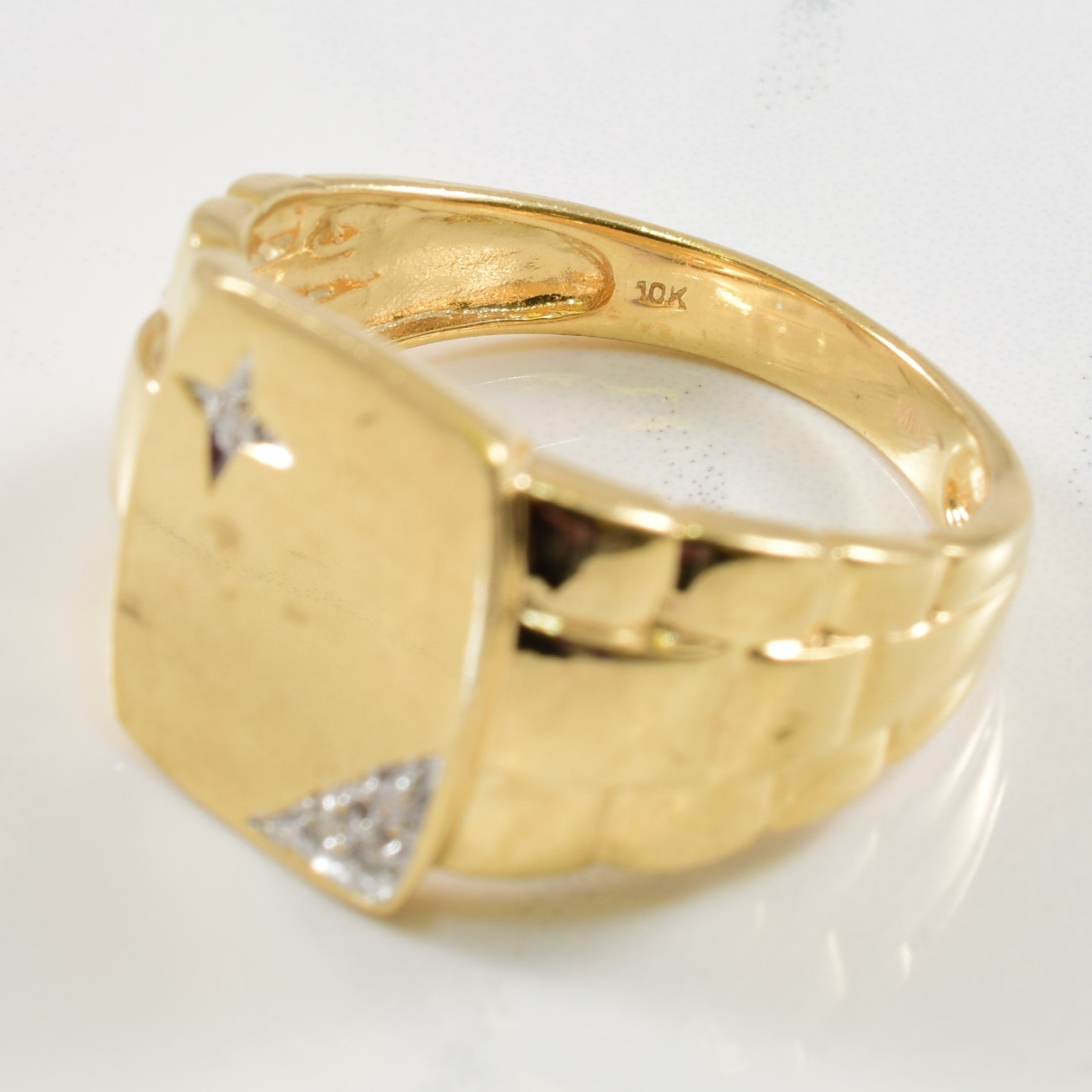 Bague chevalière texturée en diamant | 0,02 ct | Taille 10,5 |