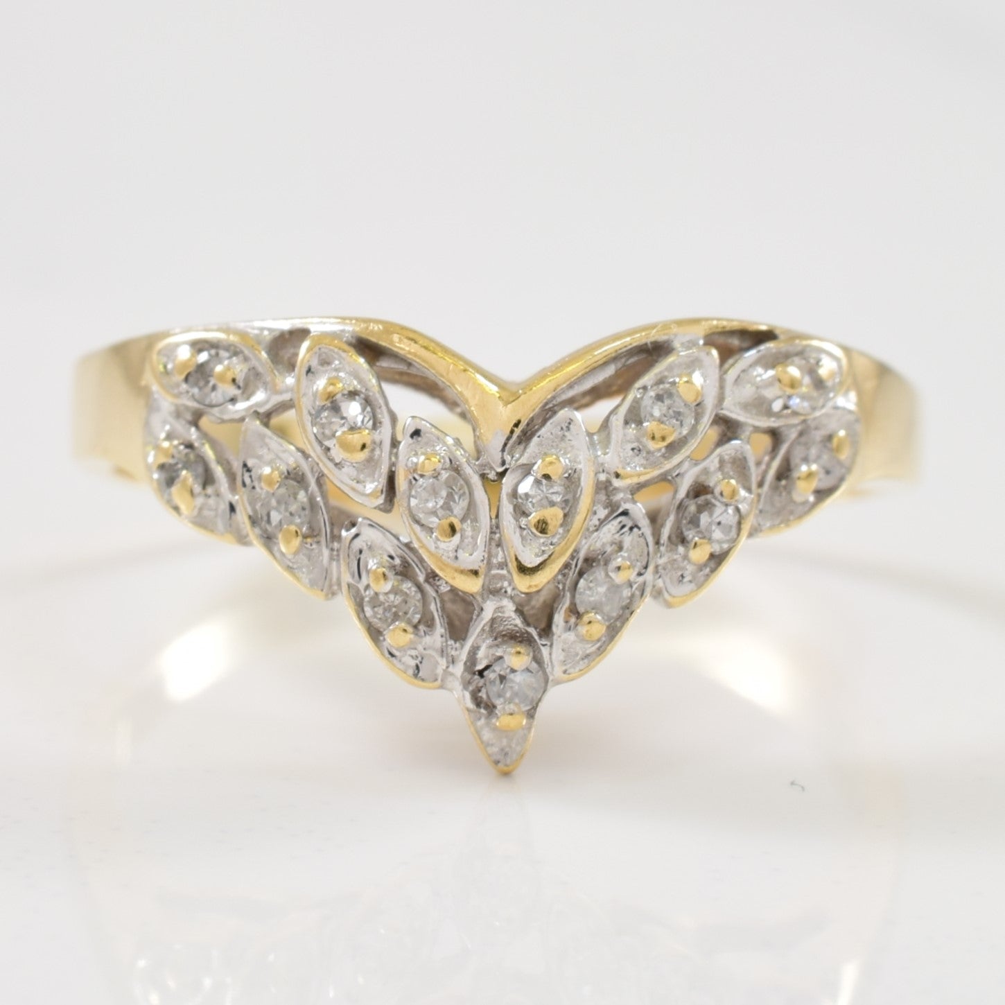 Cluster Diamond Chevron Ring | 0.04ctw | SZ 5 |