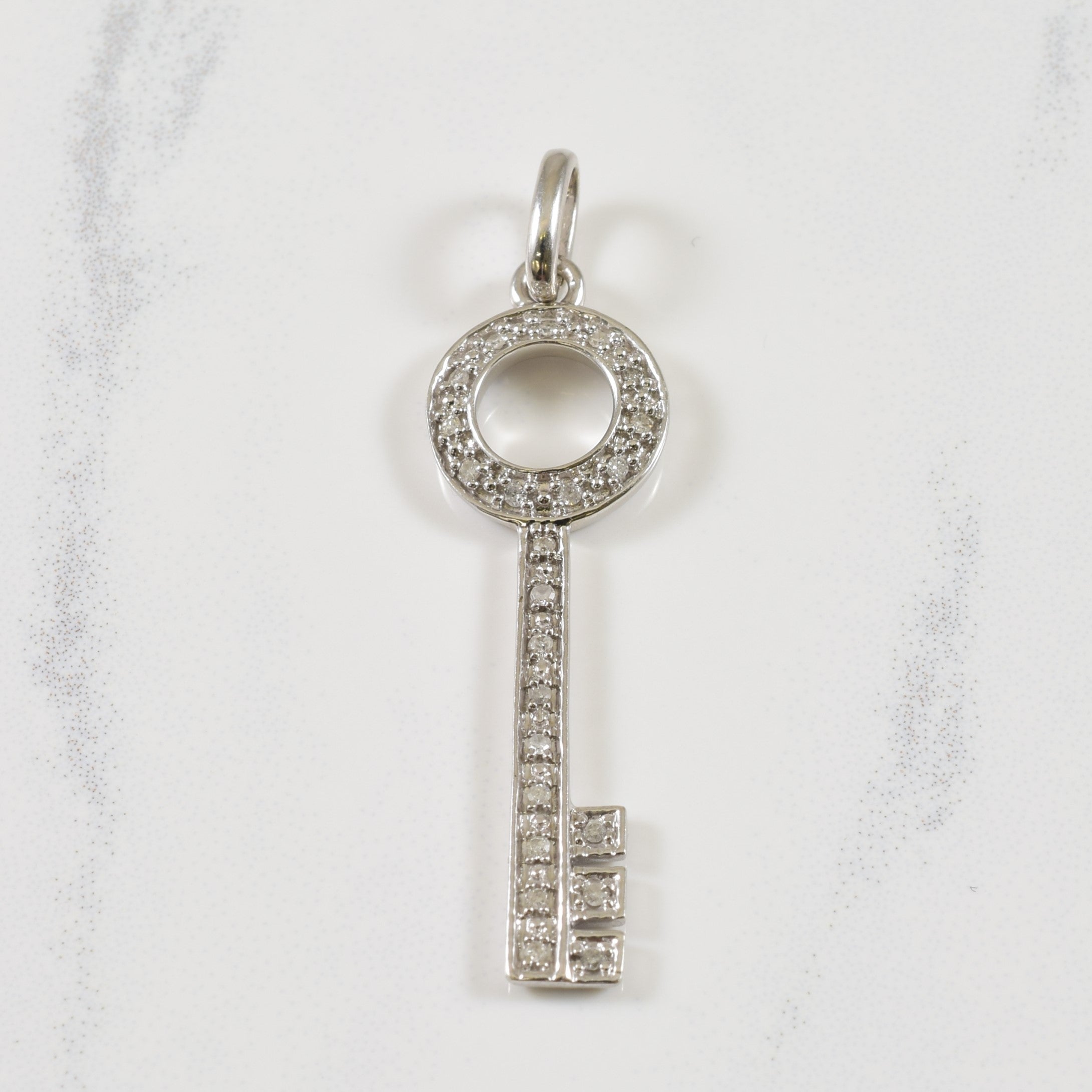 Diamond Key Pendant | 0.08ctw |