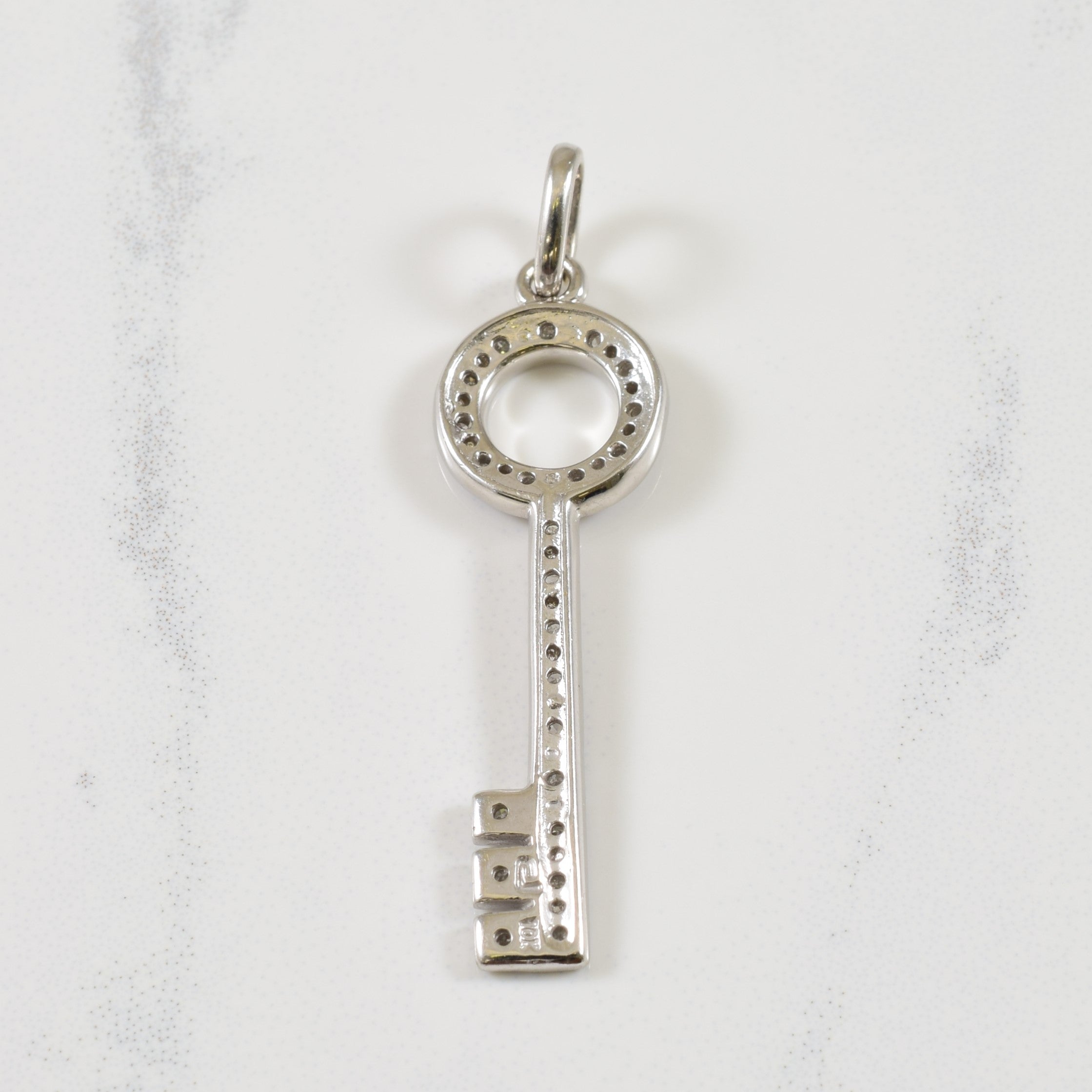 Diamond Key Pendant | 0.08ctw |
