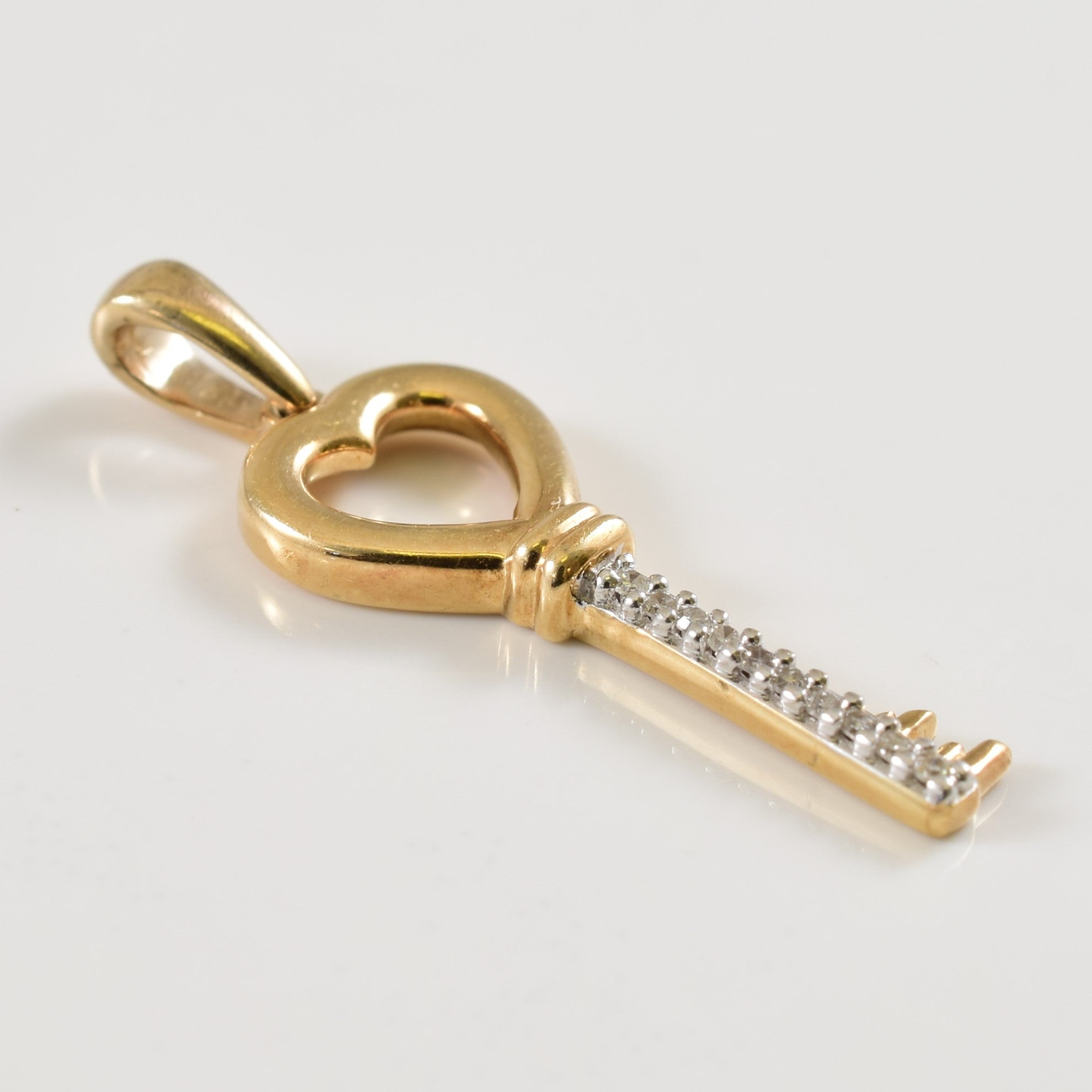 Heart Key Diamond Pendant | 0.04ctw |