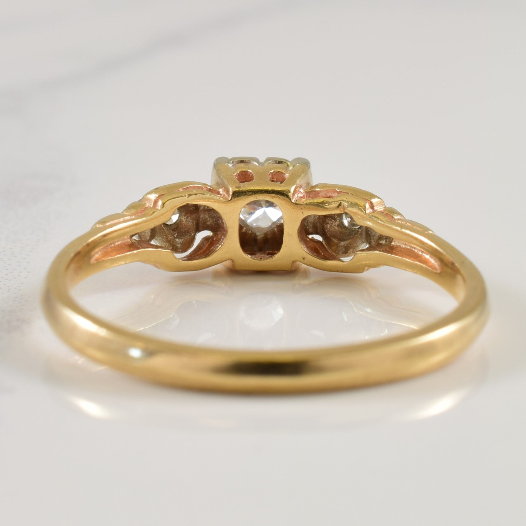 Illusion Set Three Stone Diamond Ring | 0.16ctw | SZ 8 |