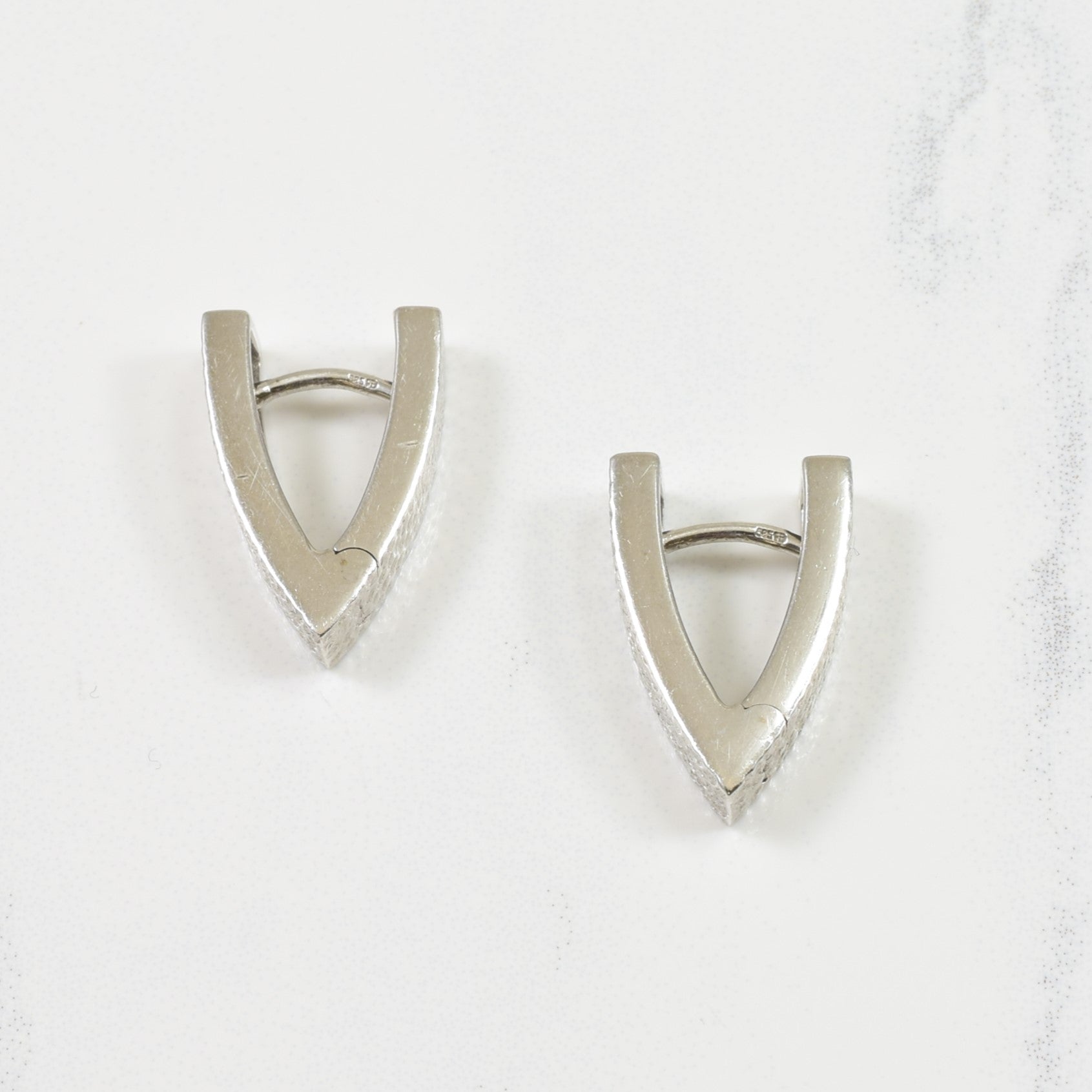 14k White Gold Pointed Hoop Earrings