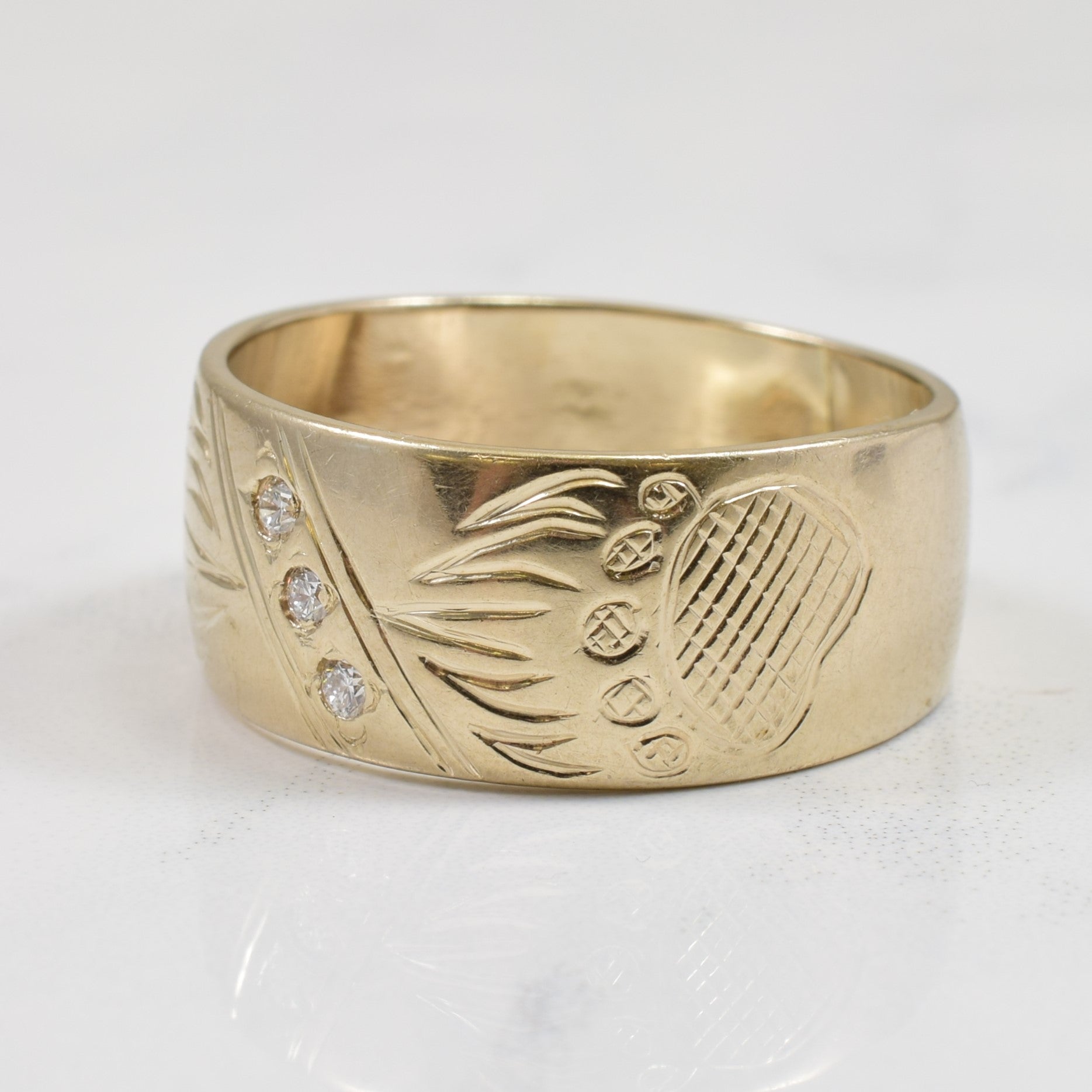 Three Stone Wide Band Bear Claw Ring | 0.09ctw | SZ 10.75 |