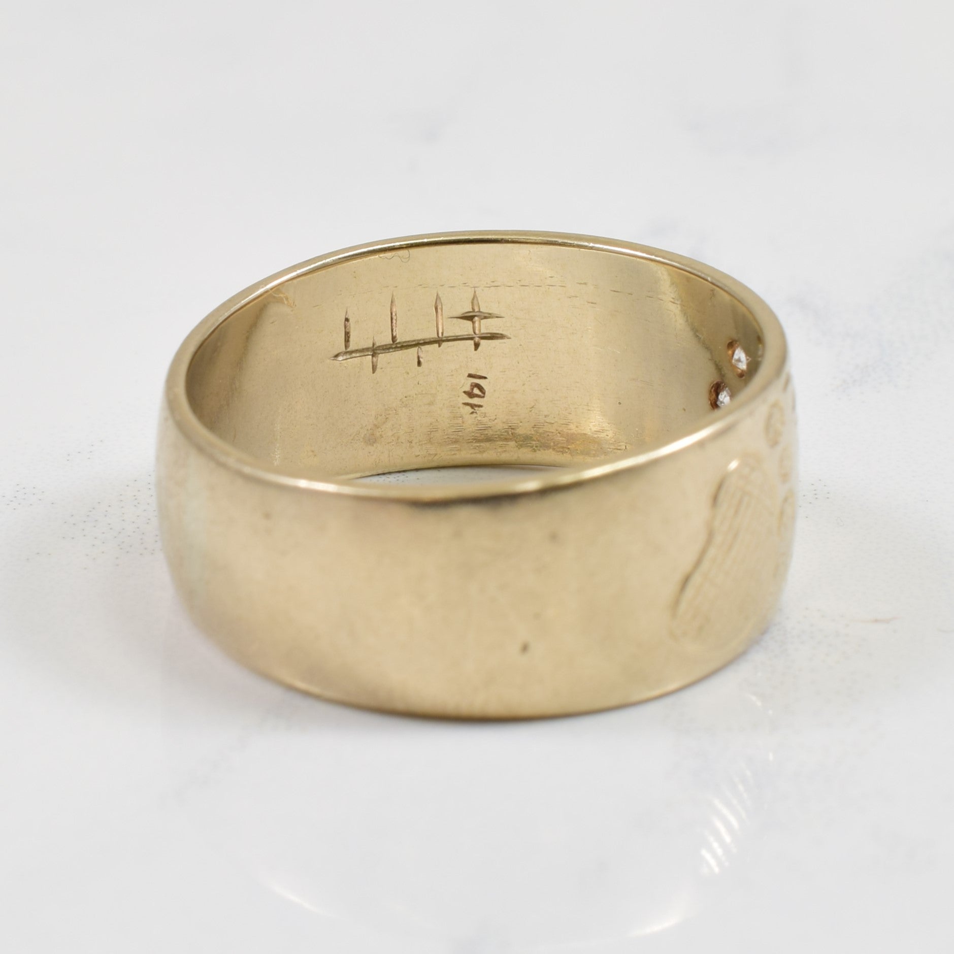 Three Stone Wide Band Bear Claw Ring | 0.09ctw | SZ 10.75 |