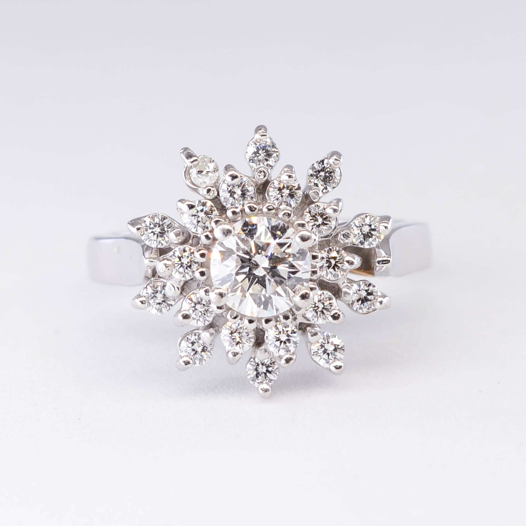 Cluster Set Diamond Burst Cocktail Ring | 0.95ctw | SZ 6.25 |