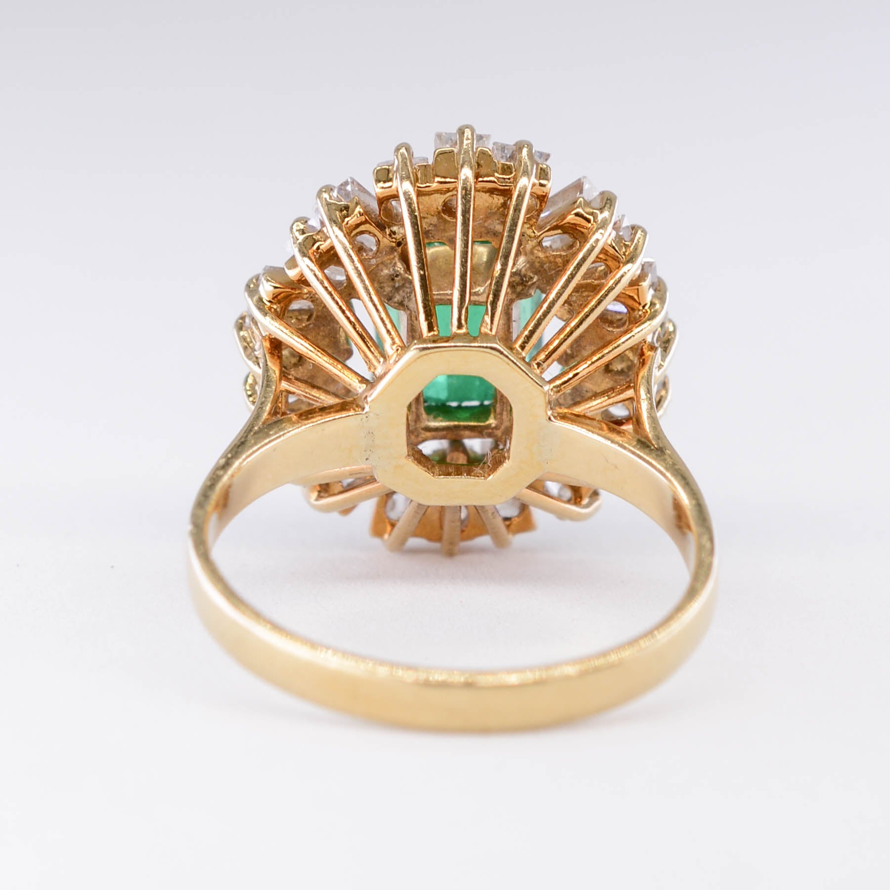 Bague cocktail émeraude et diamants baguette | 2,18 ct, 1,09 ct au total | Taille 5,75 |
