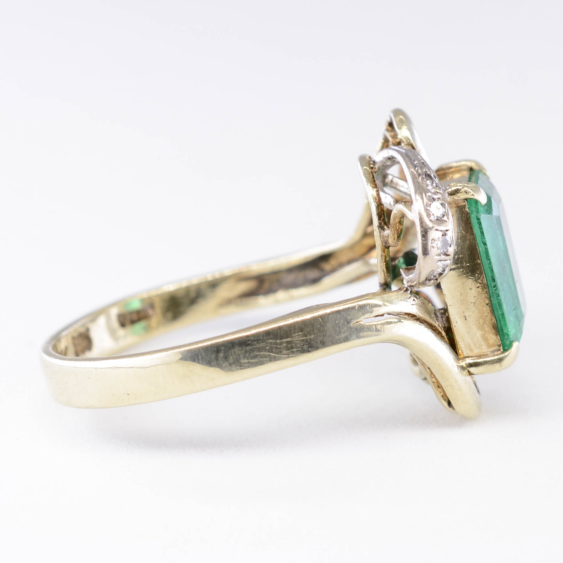 Emerald and Diamond Ring | 1.84ct, 0.06ctw | SZ 6.75 |