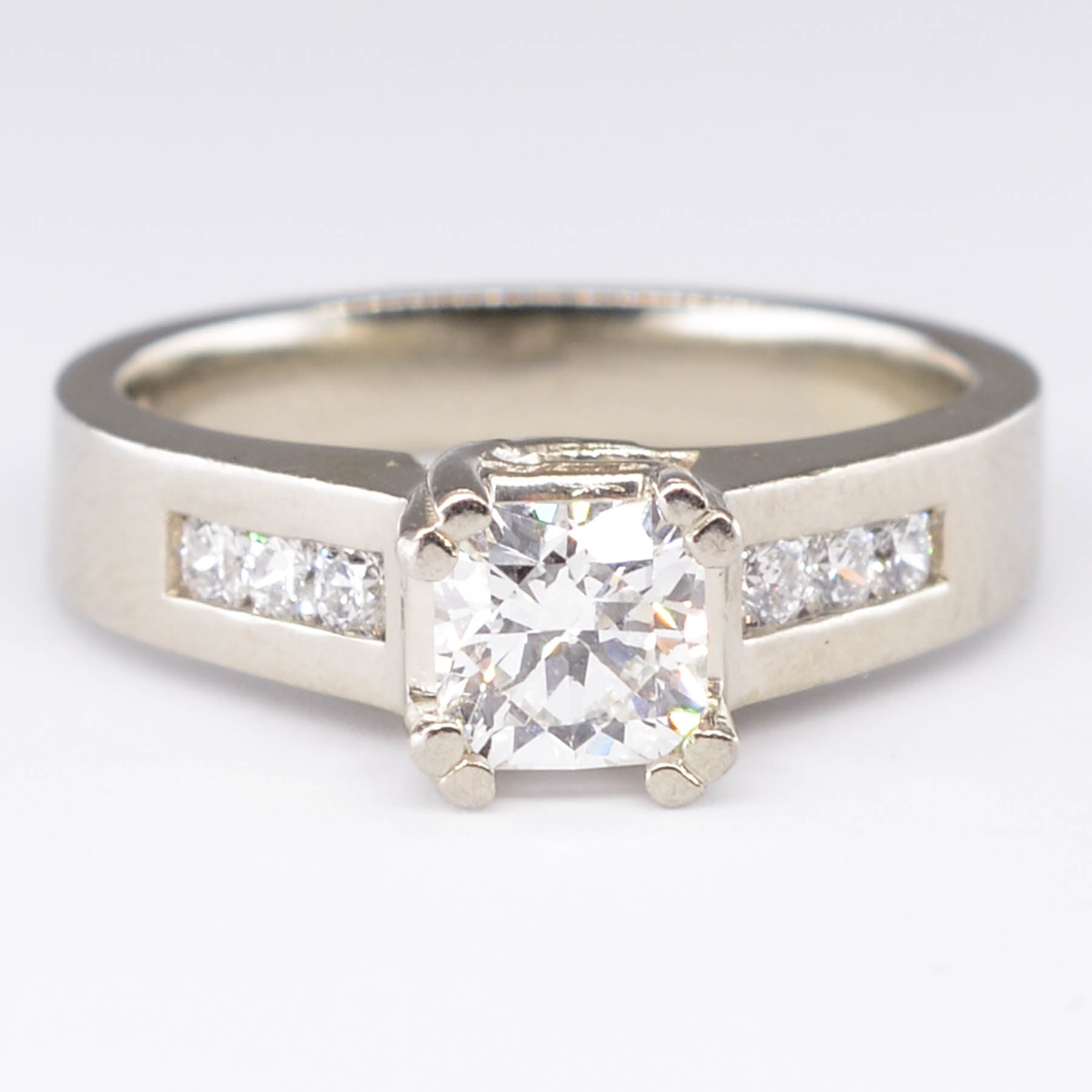 Bague de fiançailles en diamant canadien taille Flandres | 0,83 ct | Taille 6,25 |