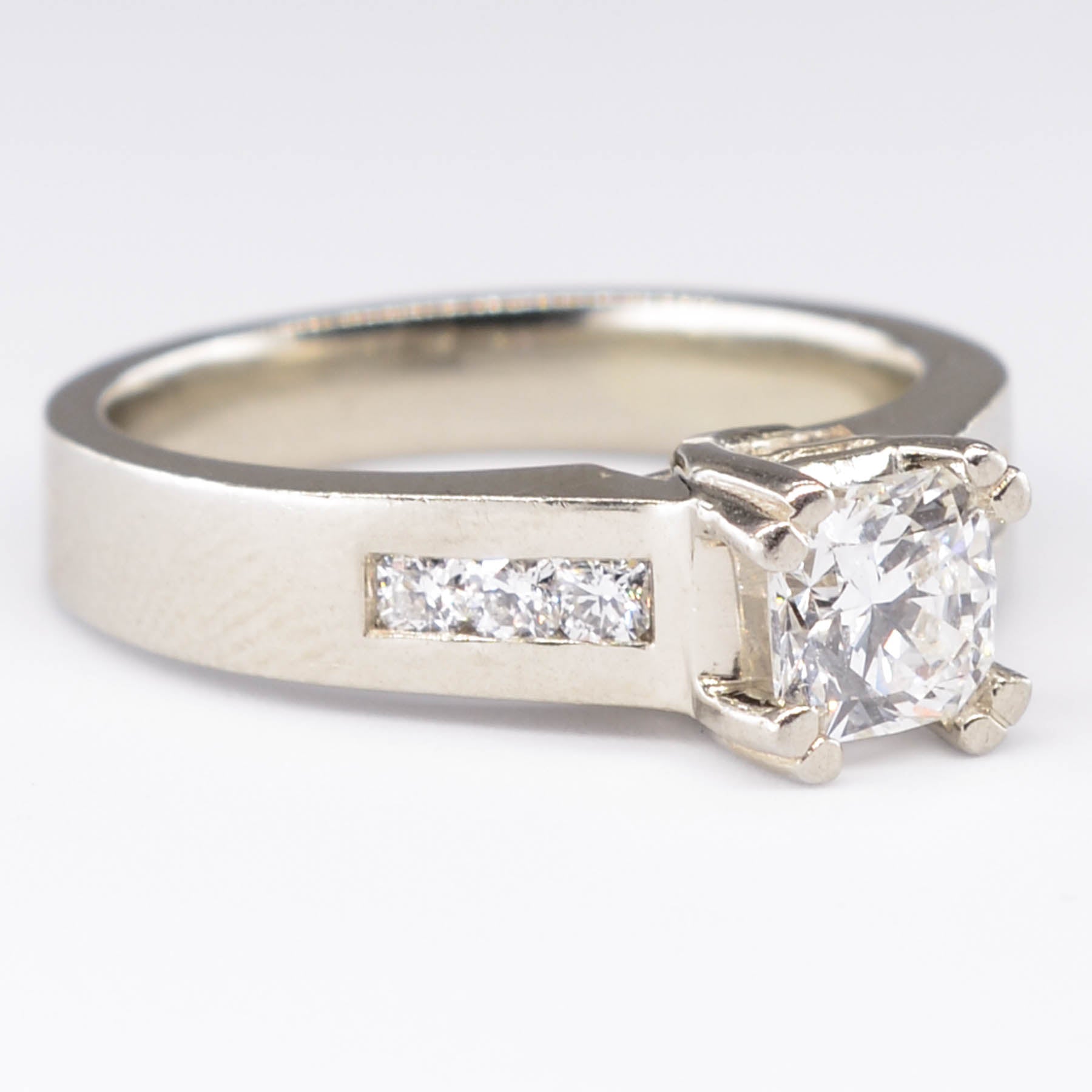 Bague de fiançailles en diamant canadien taille Flandres | 0,83 ct | Taille 6,25 |