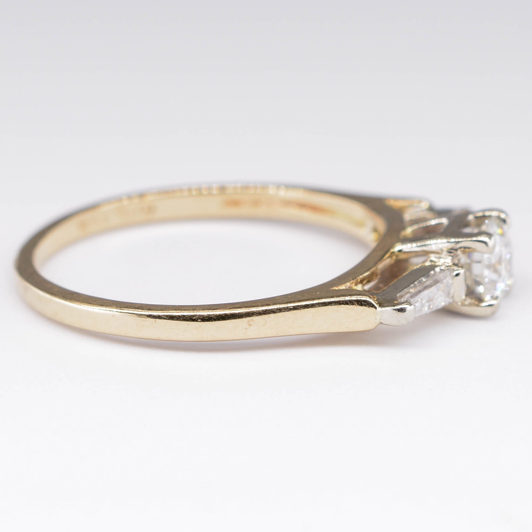 Bague de fiançailles trois diamants | 0,34 ct, 0,18 ct au total | Taille 6,25 |