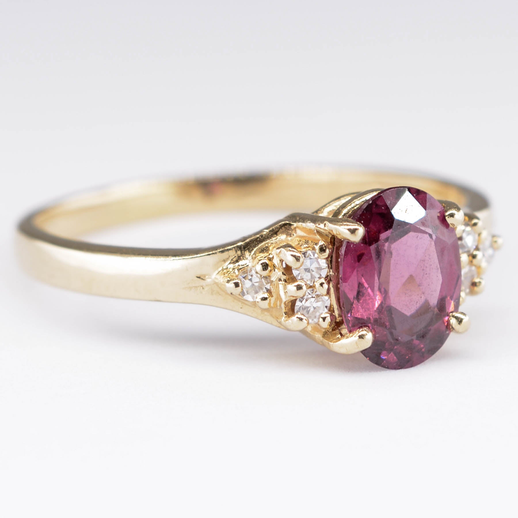 Purple Garnet & Diamond Ring | 0.85ct, 0.06ctw | SZ 7.25 |