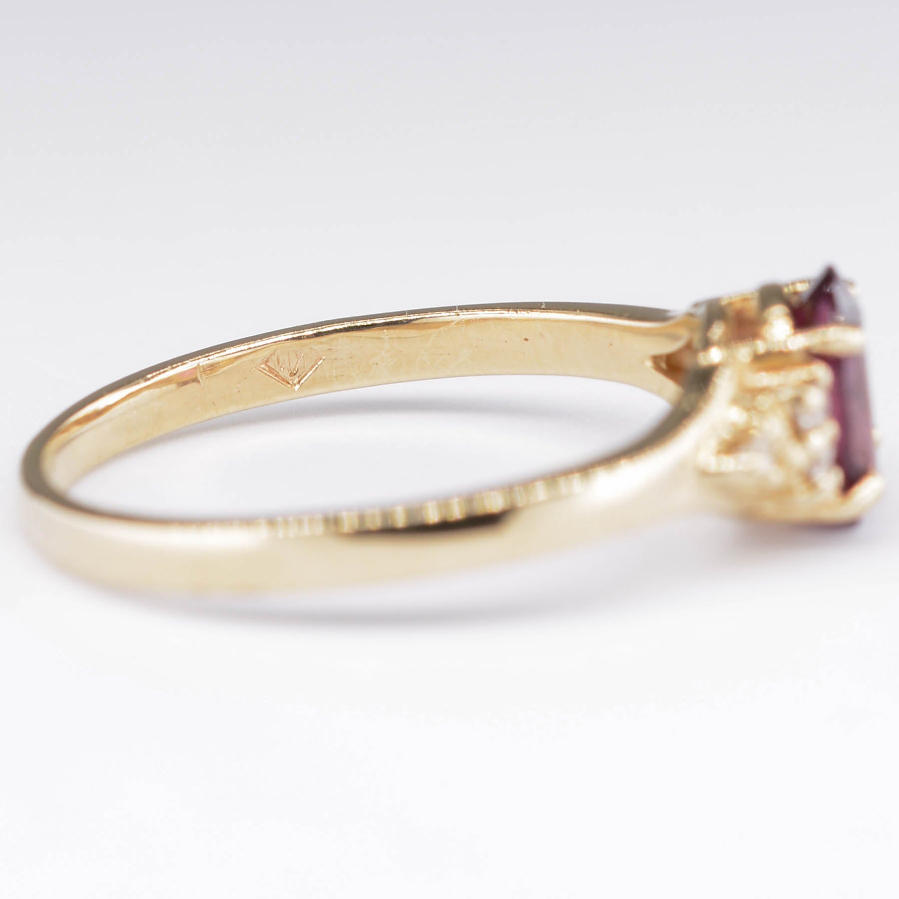 Purple Garnet & Diamond Ring | 0.85ct, 0.06ctw | SZ 7.25 |