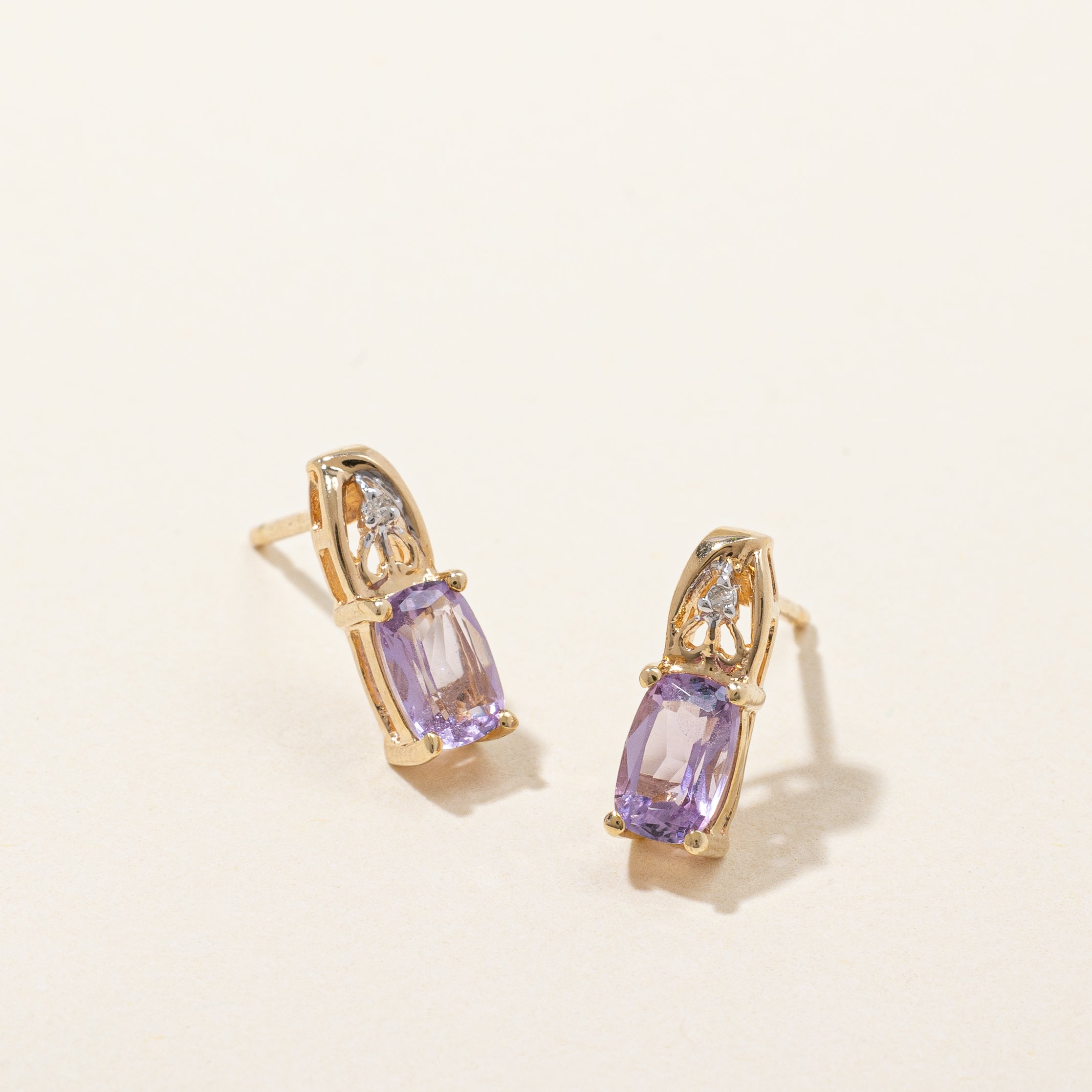 Boucles d'oreilles en améthyste et diamants | 0,70 ct, 0,01 ct |