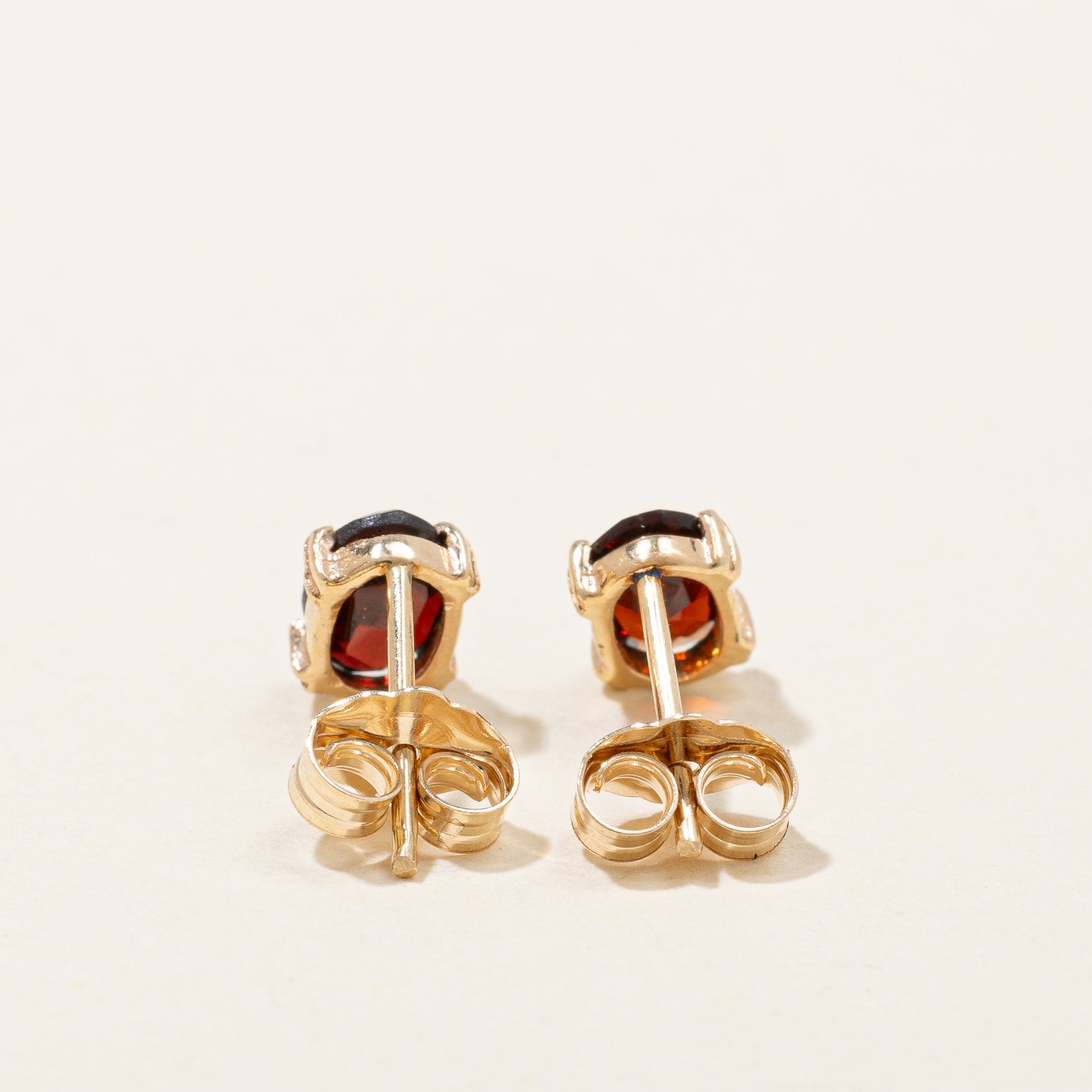 Boucles d'oreilles puces en grenat | 1,00 ct |