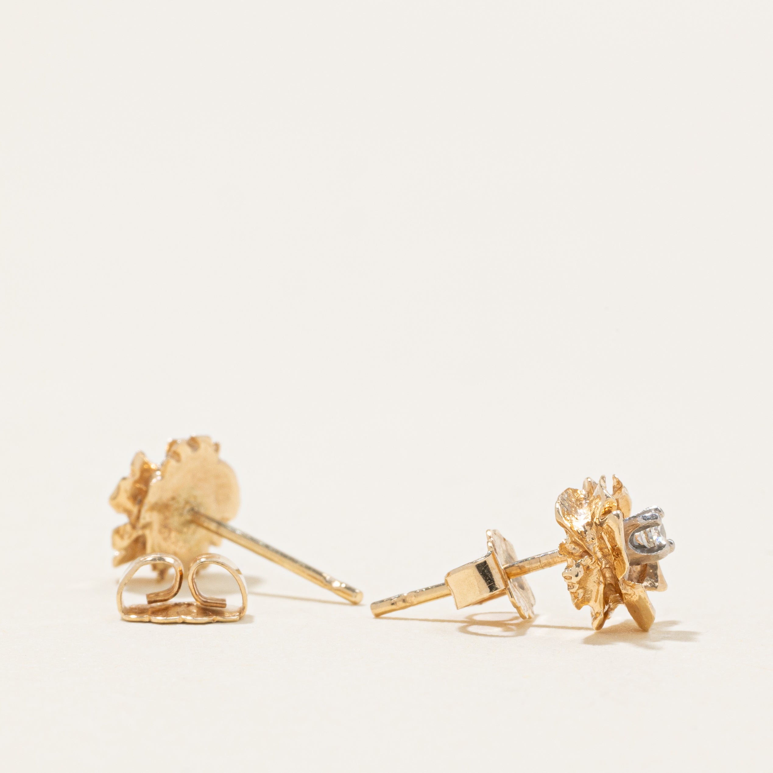 Boucles d'oreilles puces en forme de fleur de diamant