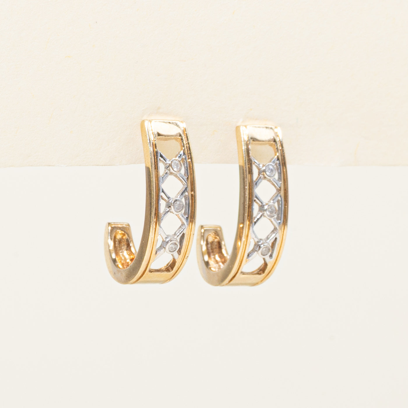 Boucles d'oreilles Diamond X demi-créoles