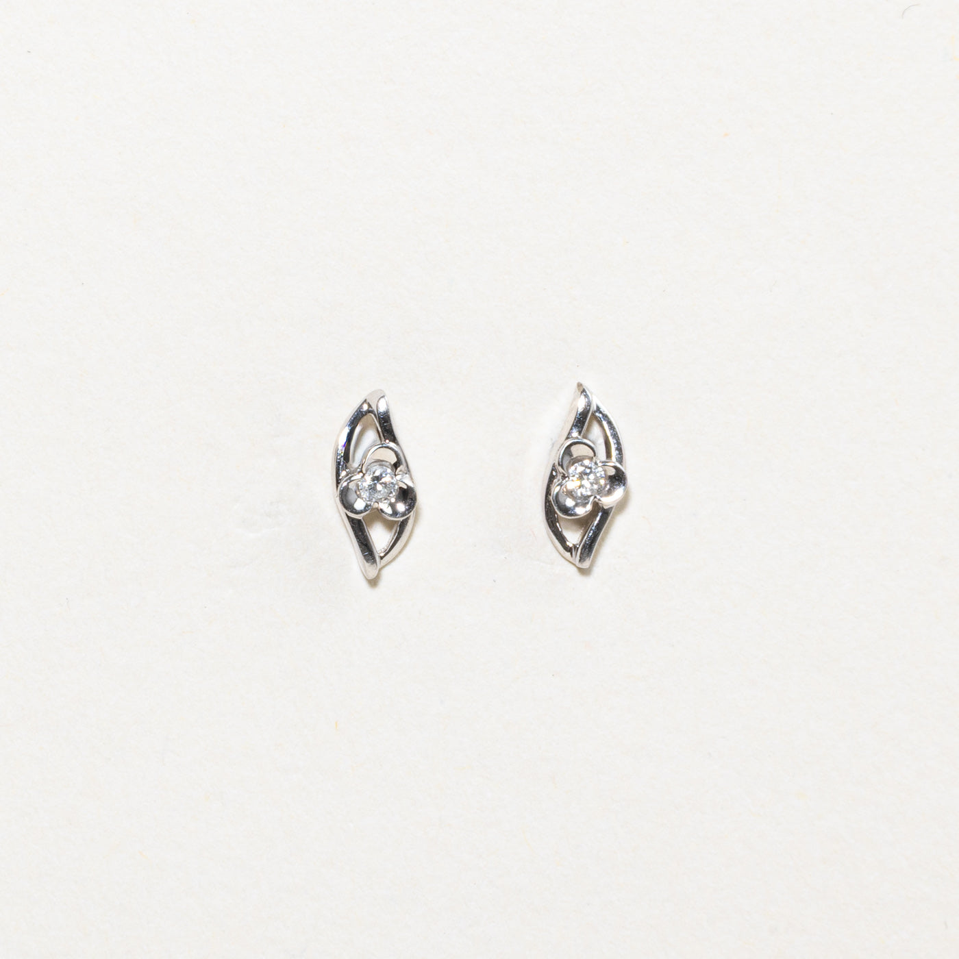 18k Diamond Petite Flower Stud Earrings
