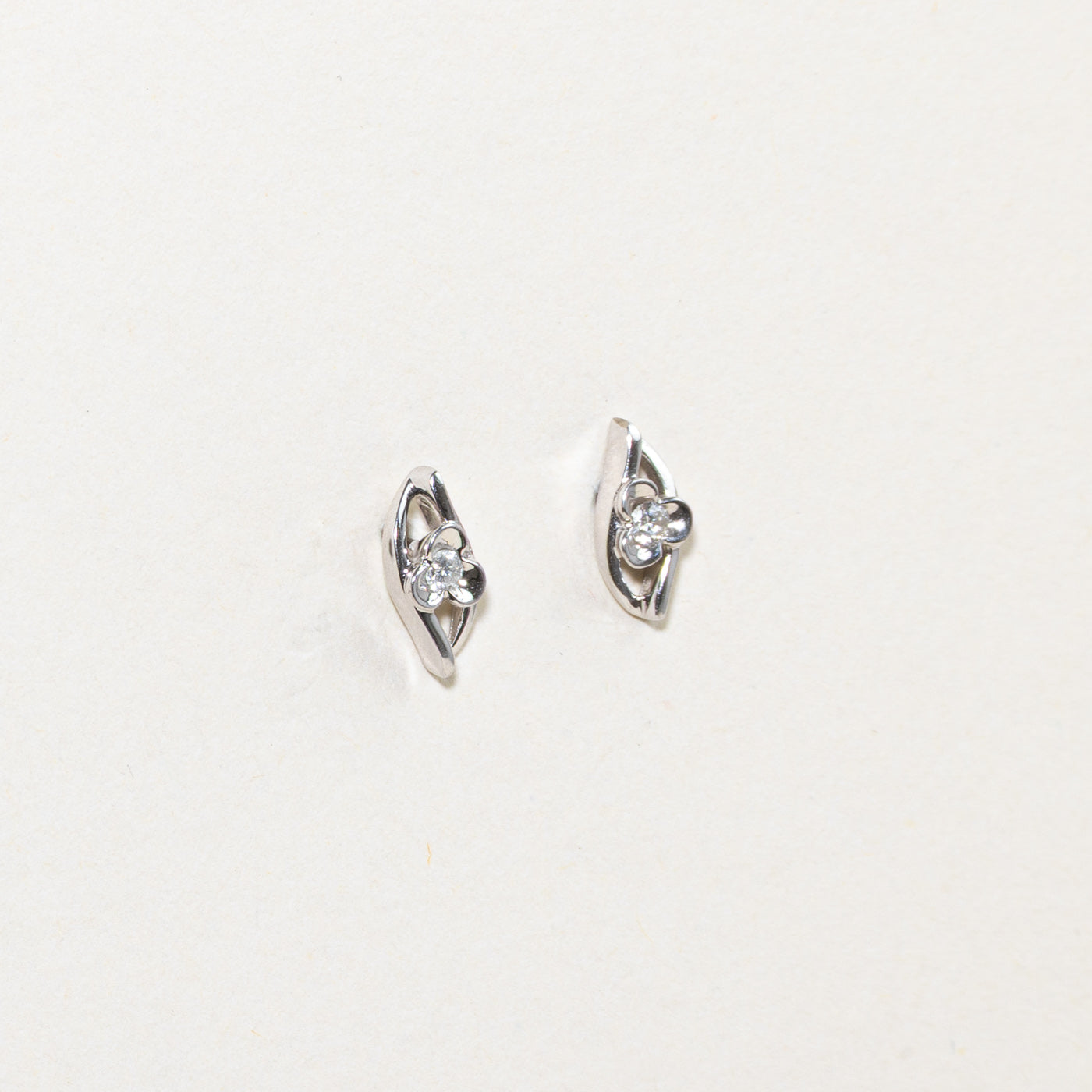 18k Diamond Petite Flower Stud Earrings