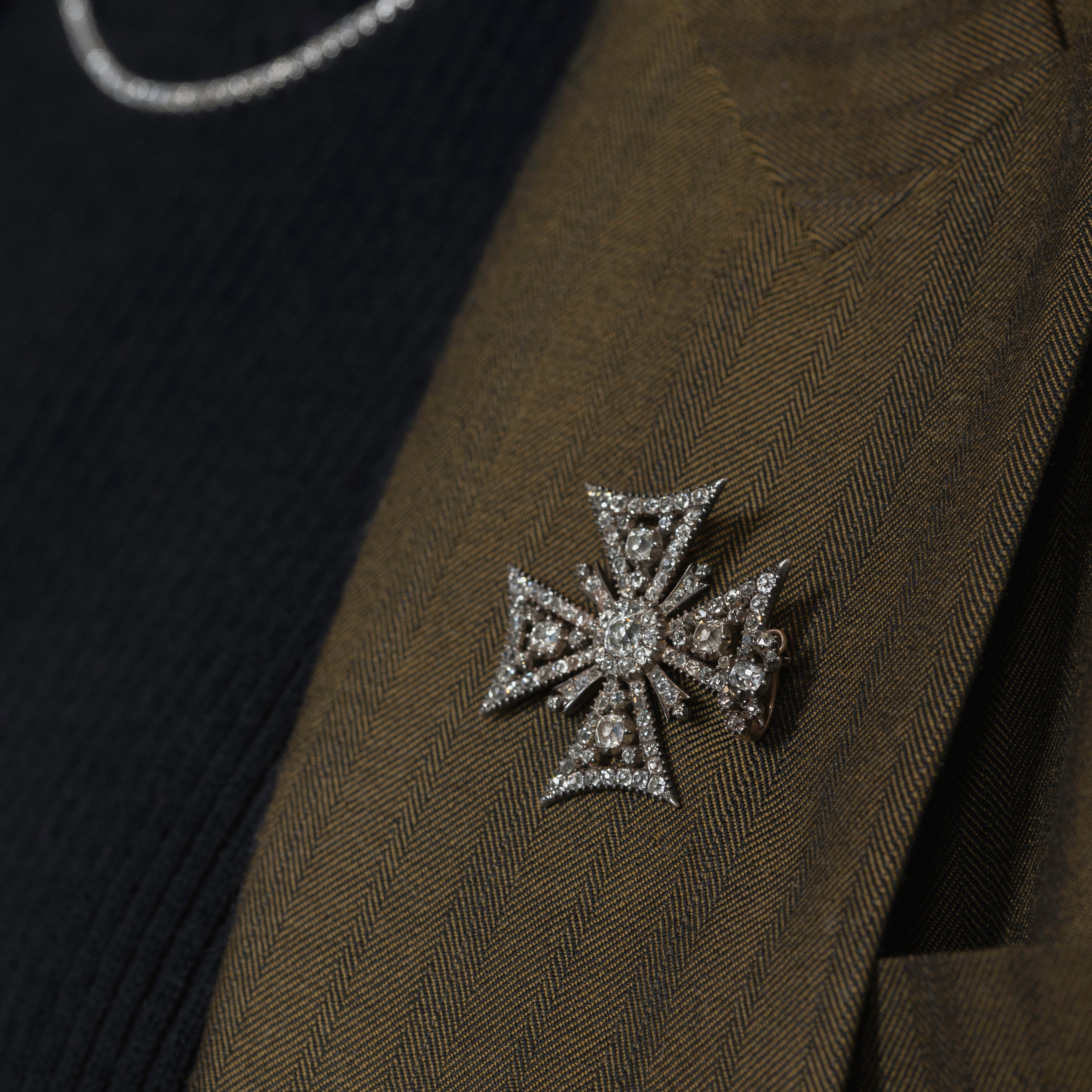 Georgian Era Antique Diamond Huguenot Pendant/Brooch | 3.65ctw |