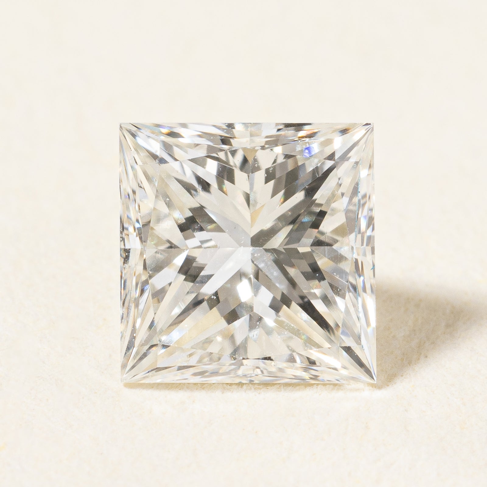 GIA-graded Princess Cut Natural Loose Diamond | GIA 0.54ct VVS2 J |