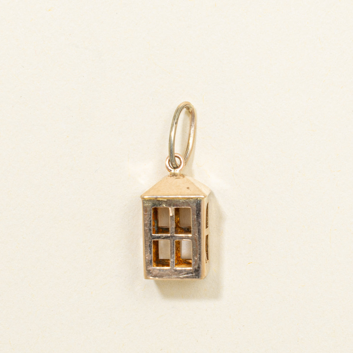 1947 London 9k Lantern Charm