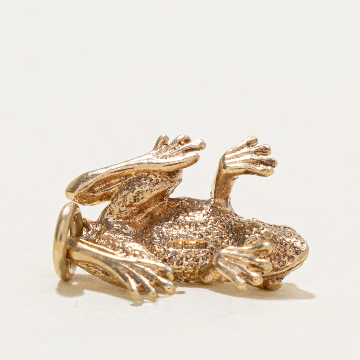 1978 Sheffield 9k Textured Frog Charm
