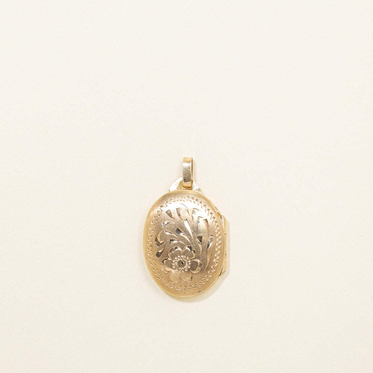 10k Yellow Gold Engraved Floral Locket