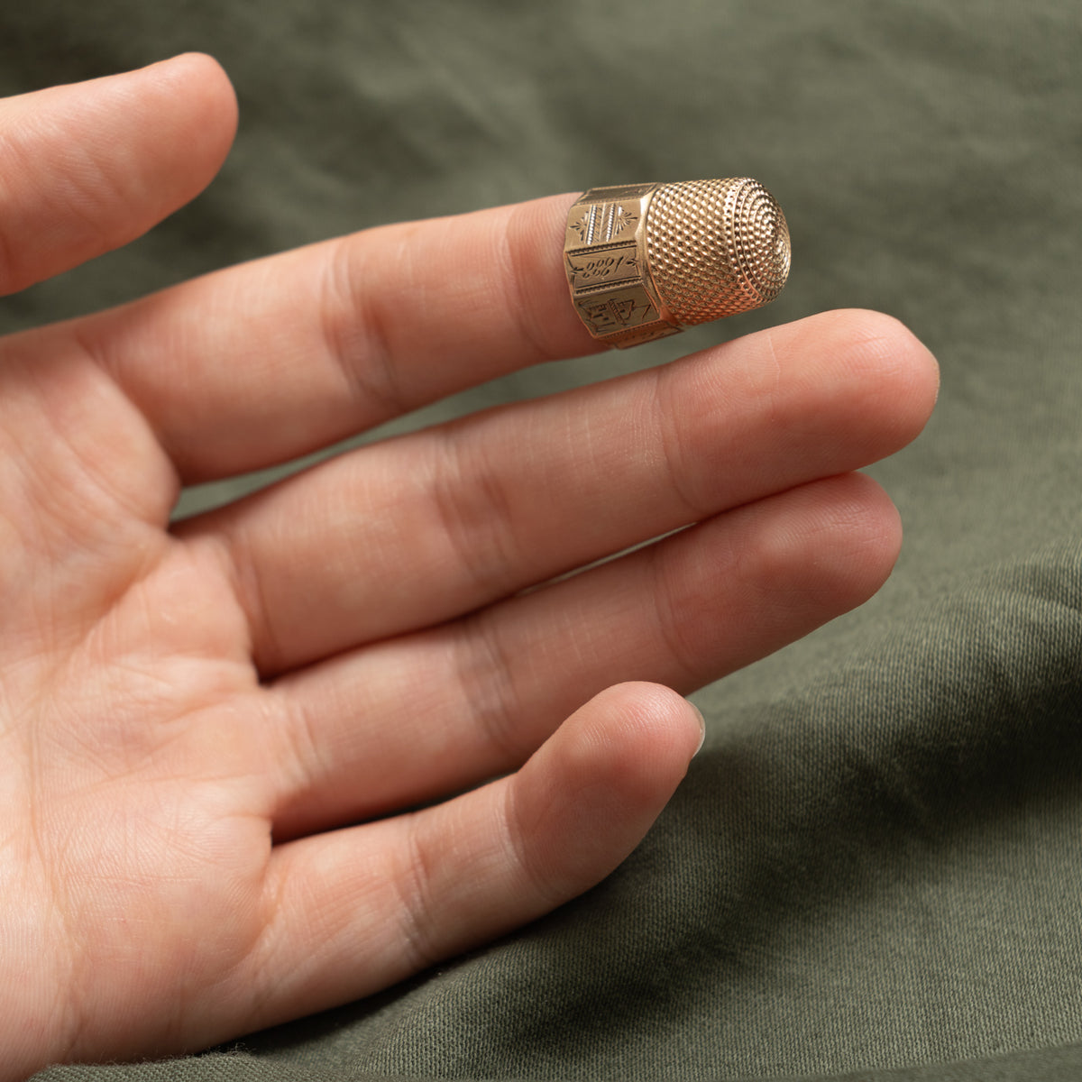 9k Yellow Gold Engraved Thimble