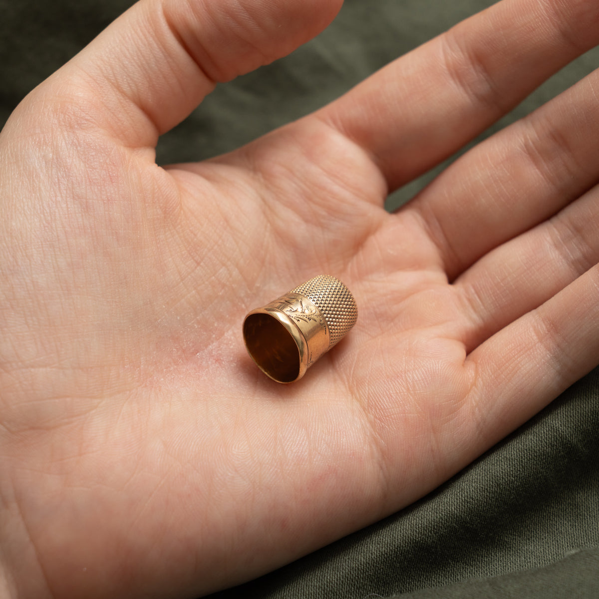 9k Yellow Gold Engraved Floral Thimble
