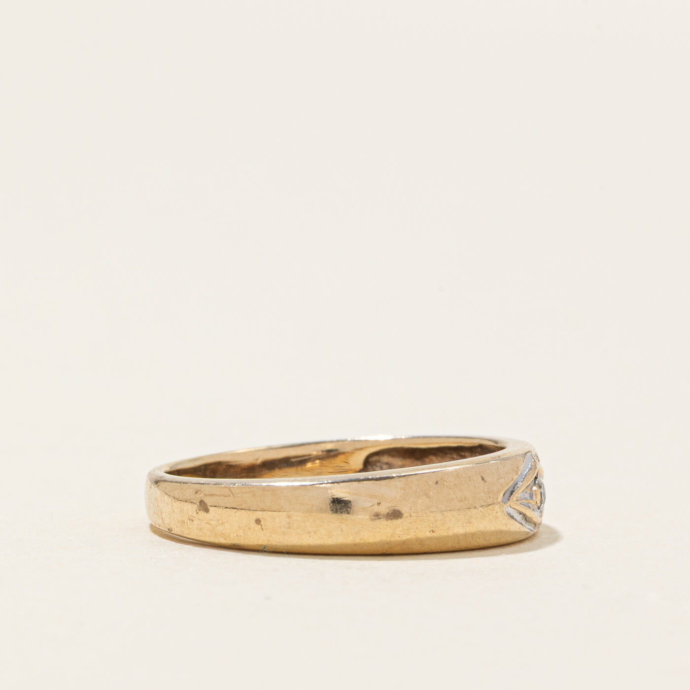 Single Diamond Engraved Band | SZ 5