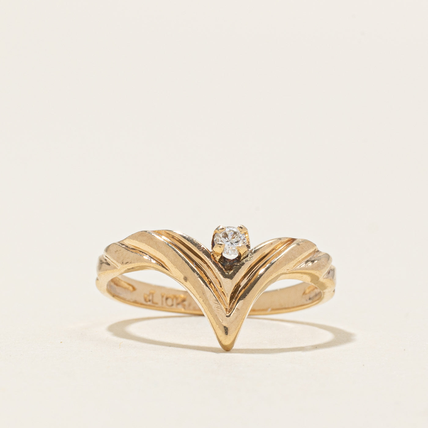 Diamond Grooved Chevron Ring | SZ 5