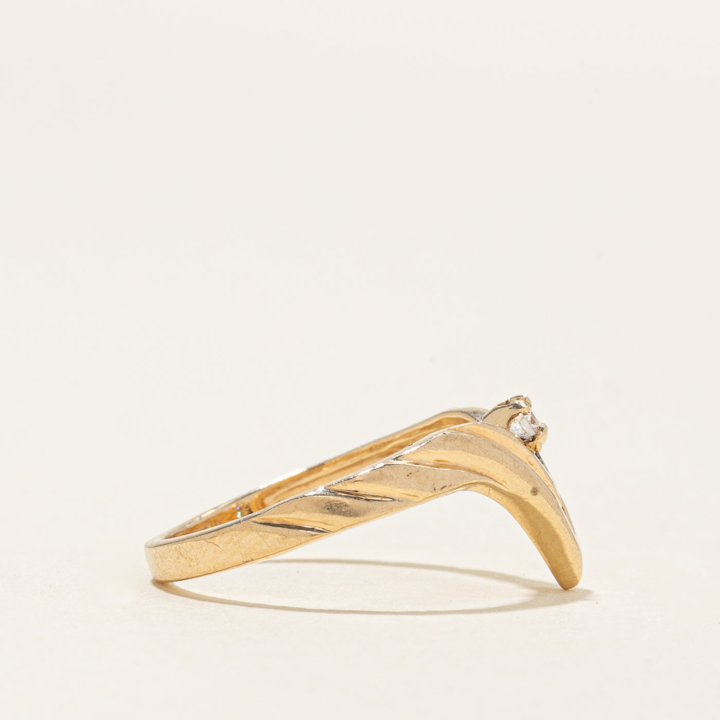 Diamond Grooved Chevron Ring | SZ 5