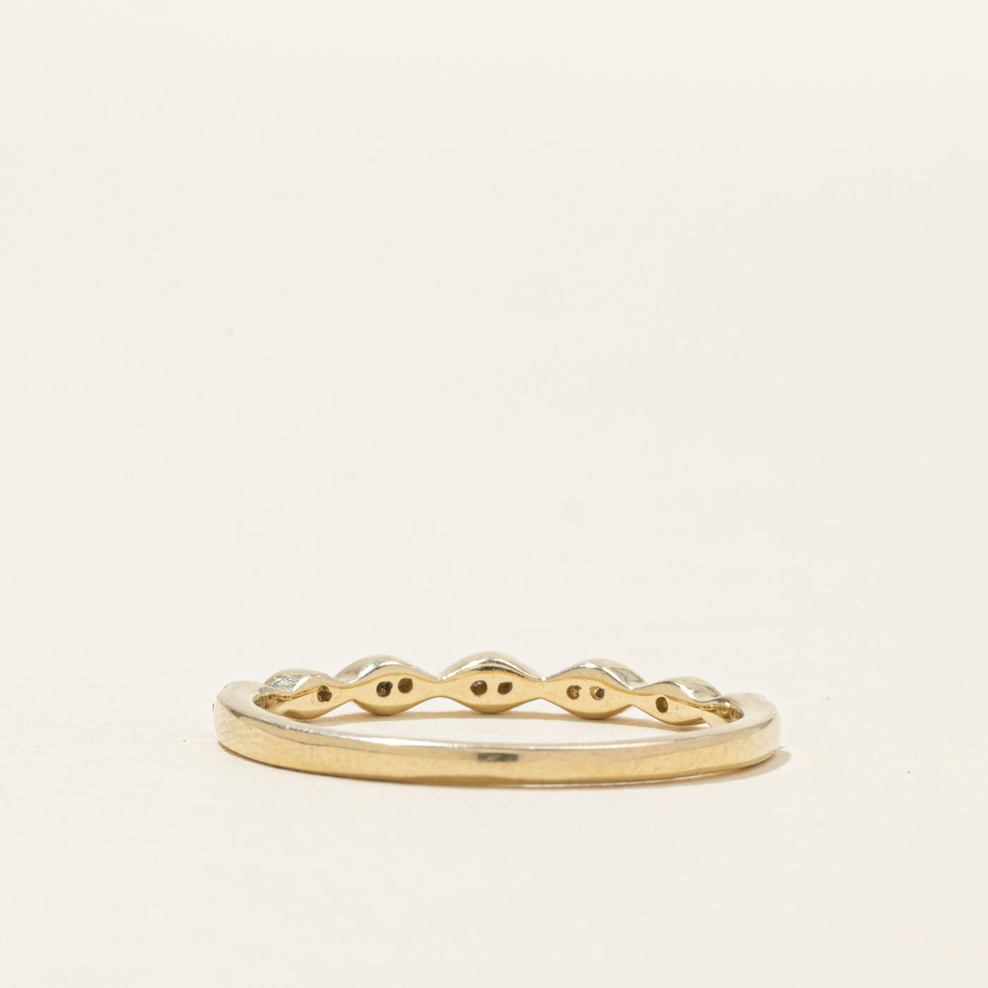 Semi Eternity Diamond Scalloped Band | SZ 8.25