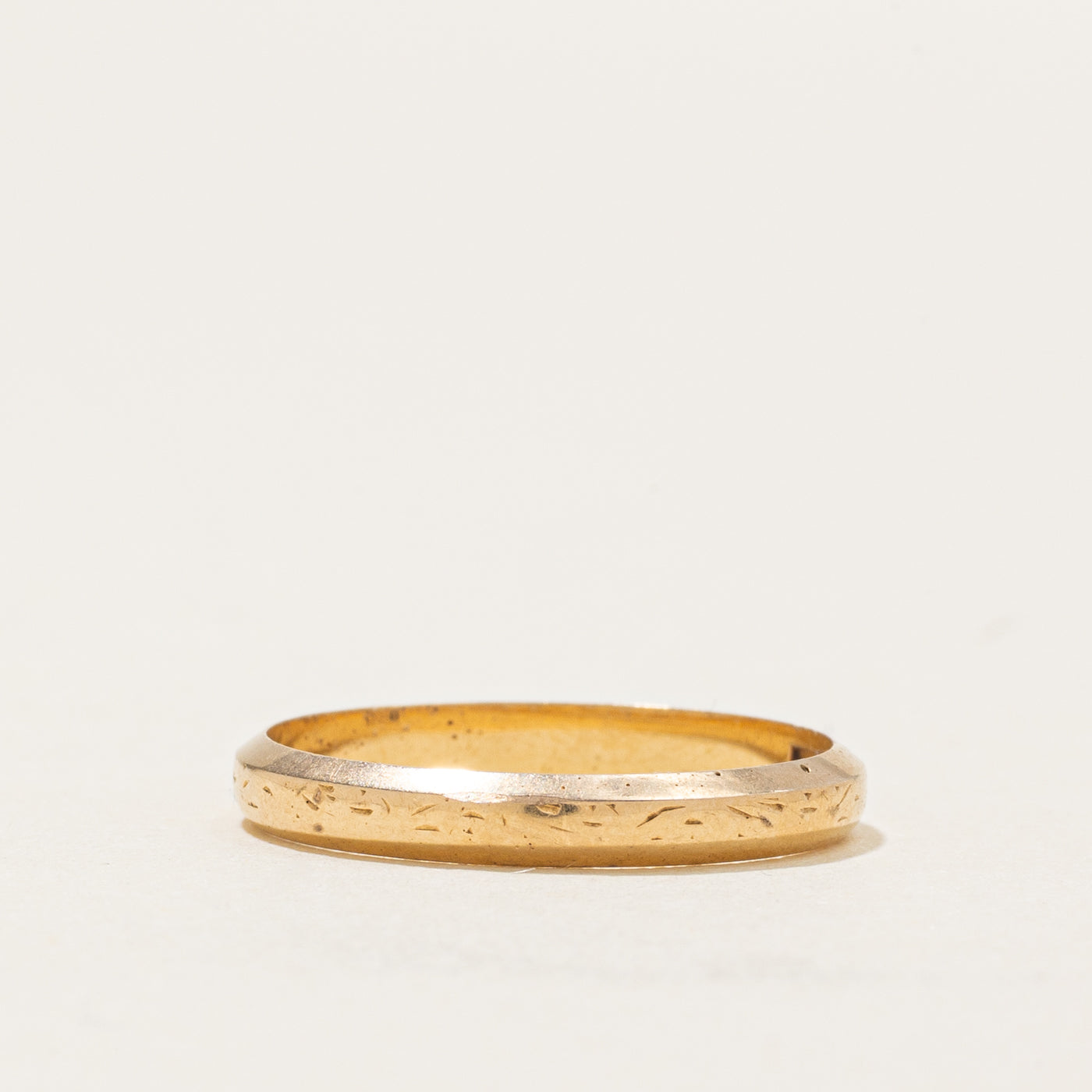 18k Yellow Gold Textured Band | 2.60mm | SZ 5.75