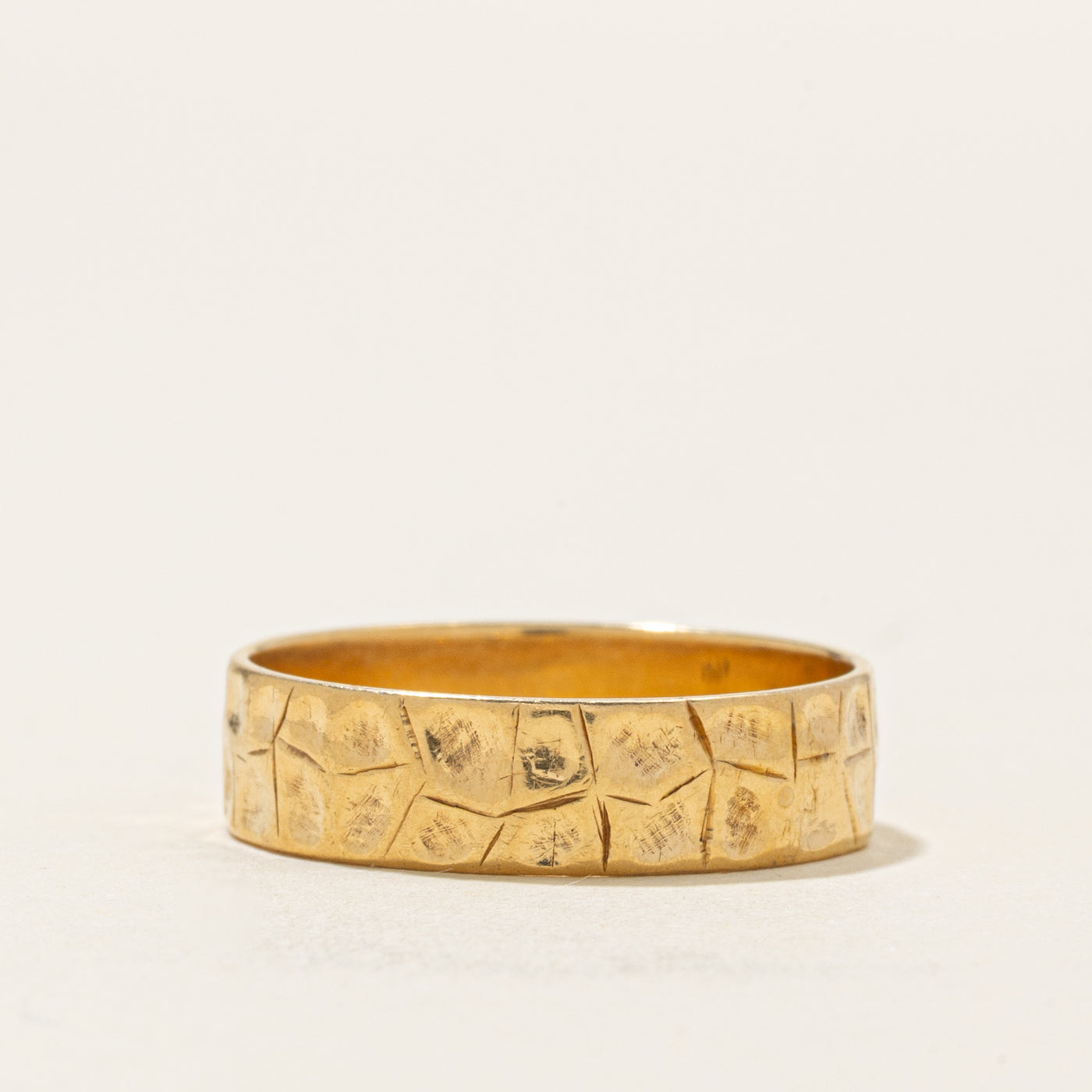 18k Yellow Gold Textured Band | SZ 7.75
