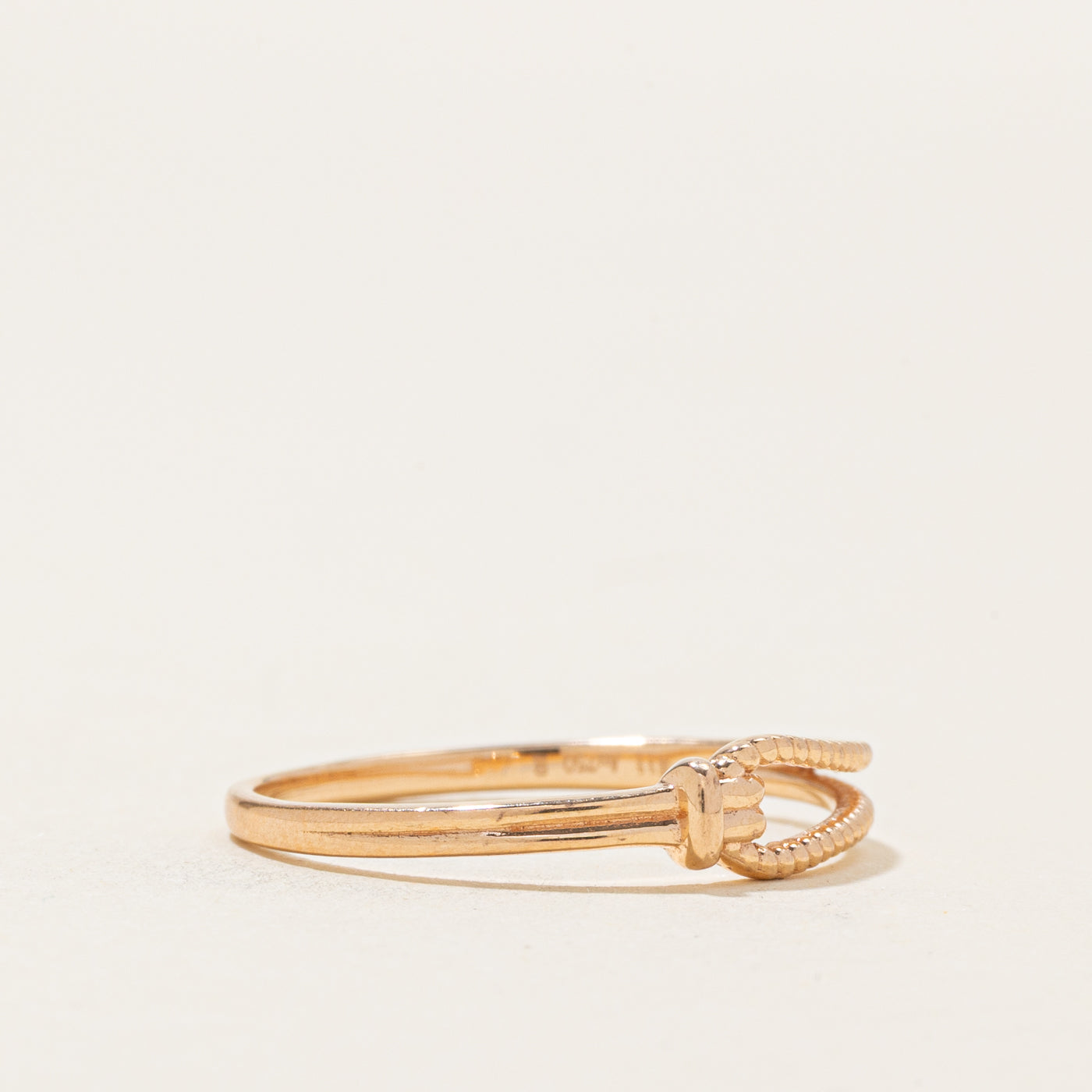 18k Yellow Gold Looped Ring | SZ 7.75
