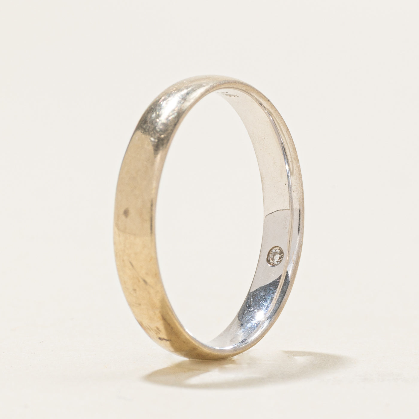 18k White Gold Band with Hidden Diamond | SZ 7 |