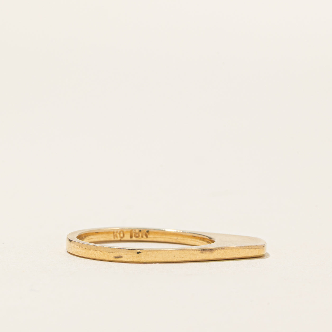 18k Yellow Gold High Angled Band | SZ 6