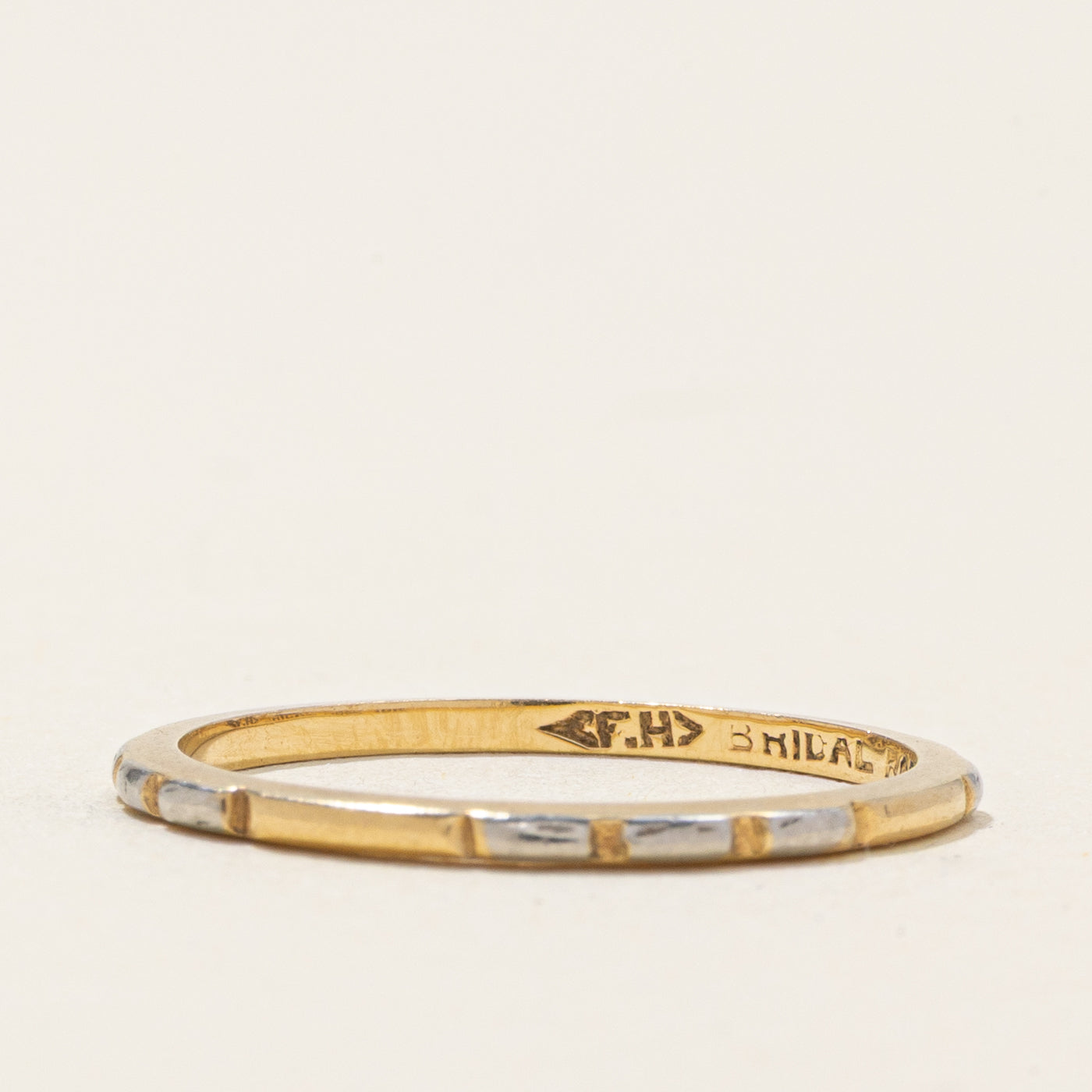 18k Yellow Gold Grooved Band | 1.30mm | SZ 6.5