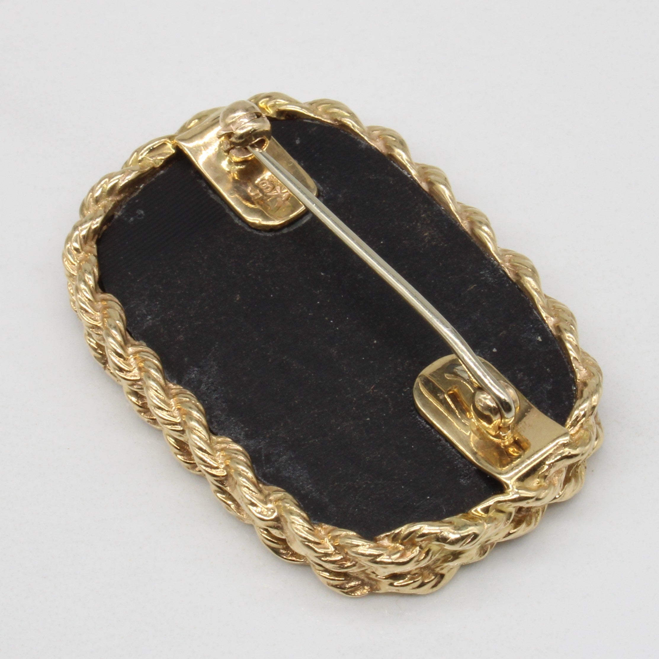 Onyx Brooch | 25.50ct |