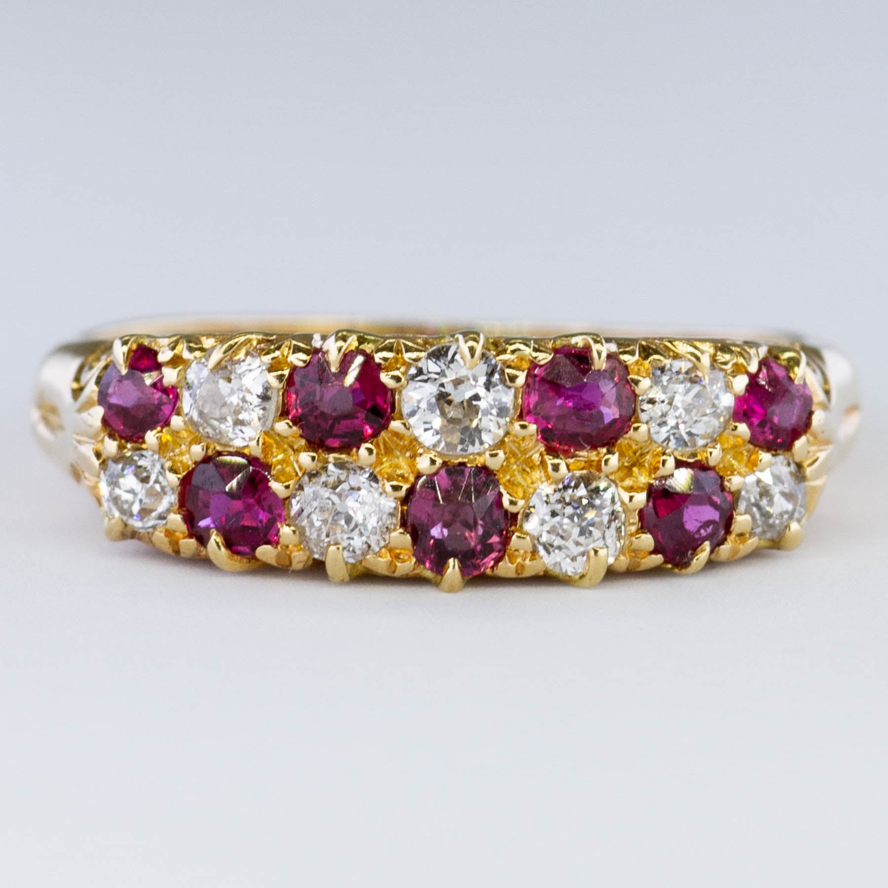 Bague filigranée en rubis et diamants du début du XXe siècle | 0,42 ct, 0,28 ct | Taille 7,5 |