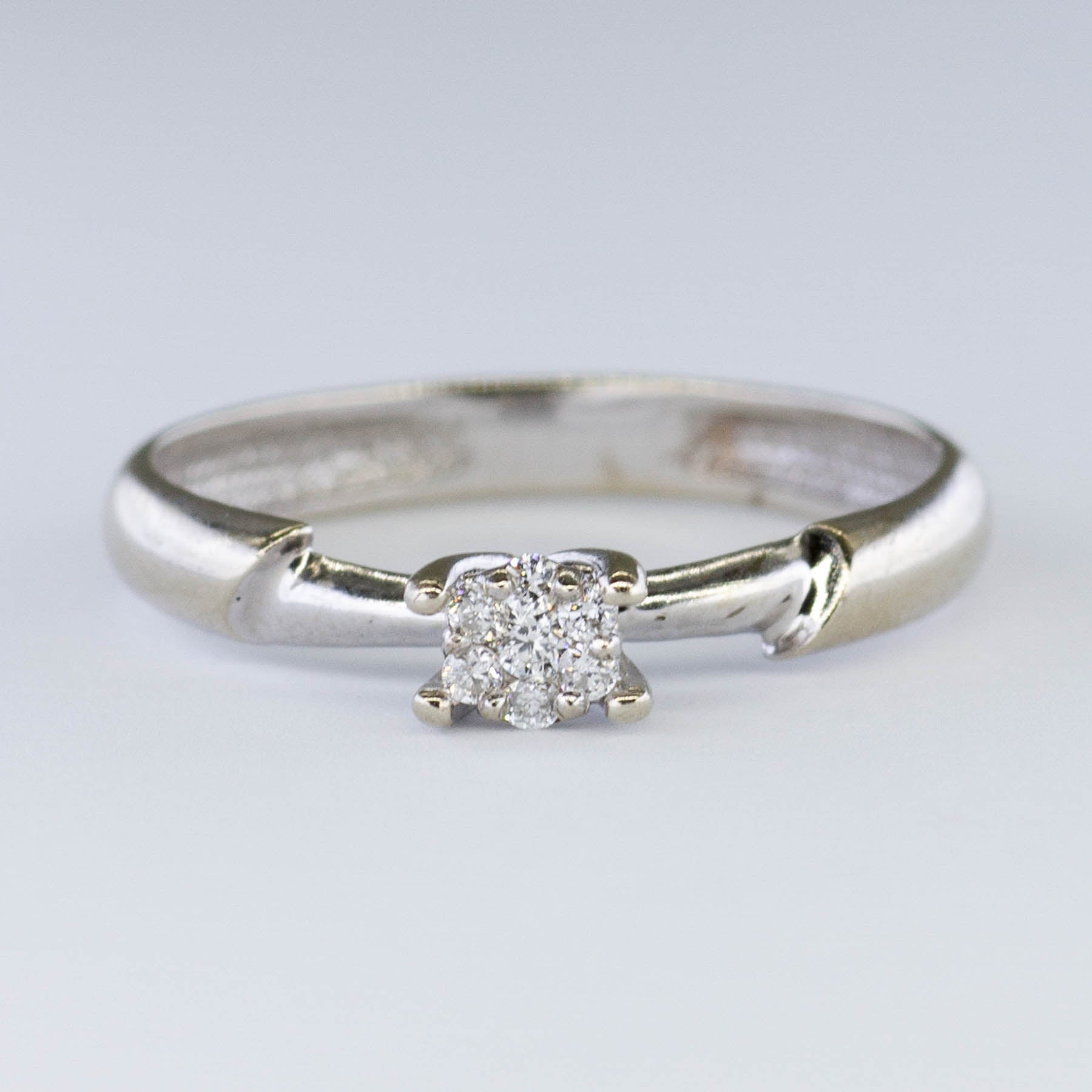 Bague ukrainienne en diamants sertis griffes, poinçonnée | 0,05 ct | Taille 5,5 |
