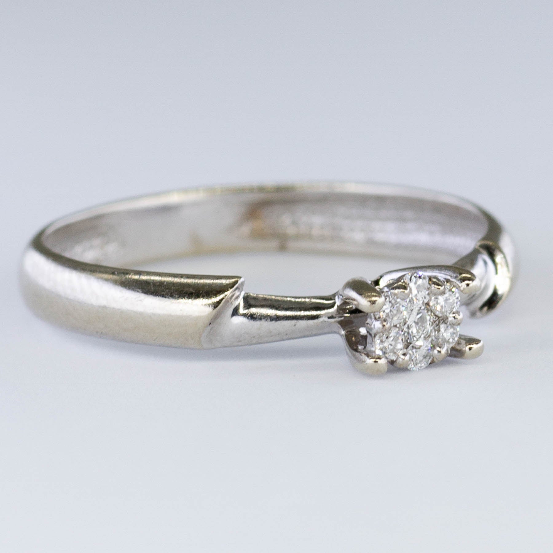 Bague ukrainienne en diamants sertis griffes, poinçonnée | 0,05 ct | Taille 5,5 |