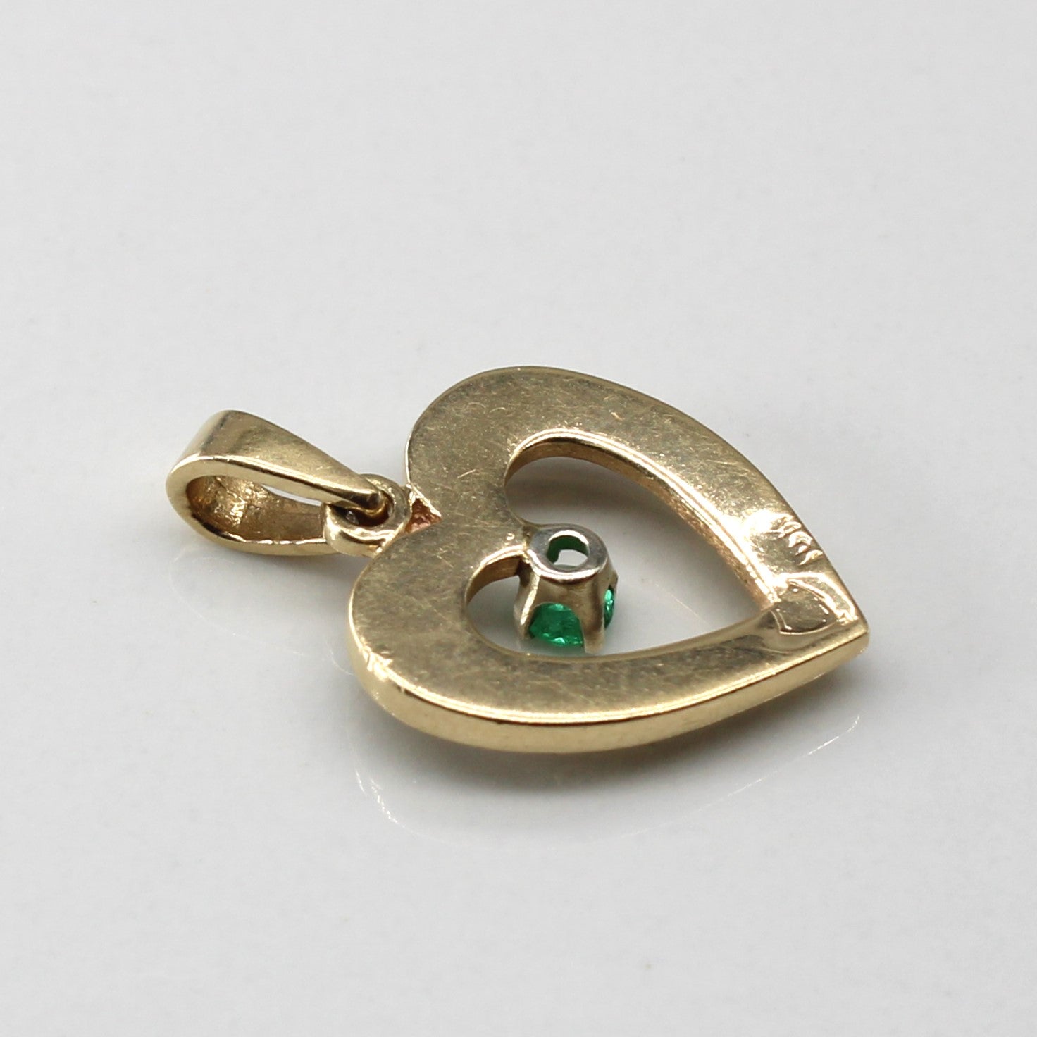 Nugget Filler Emerald Heart Pendant | 0.05ct |