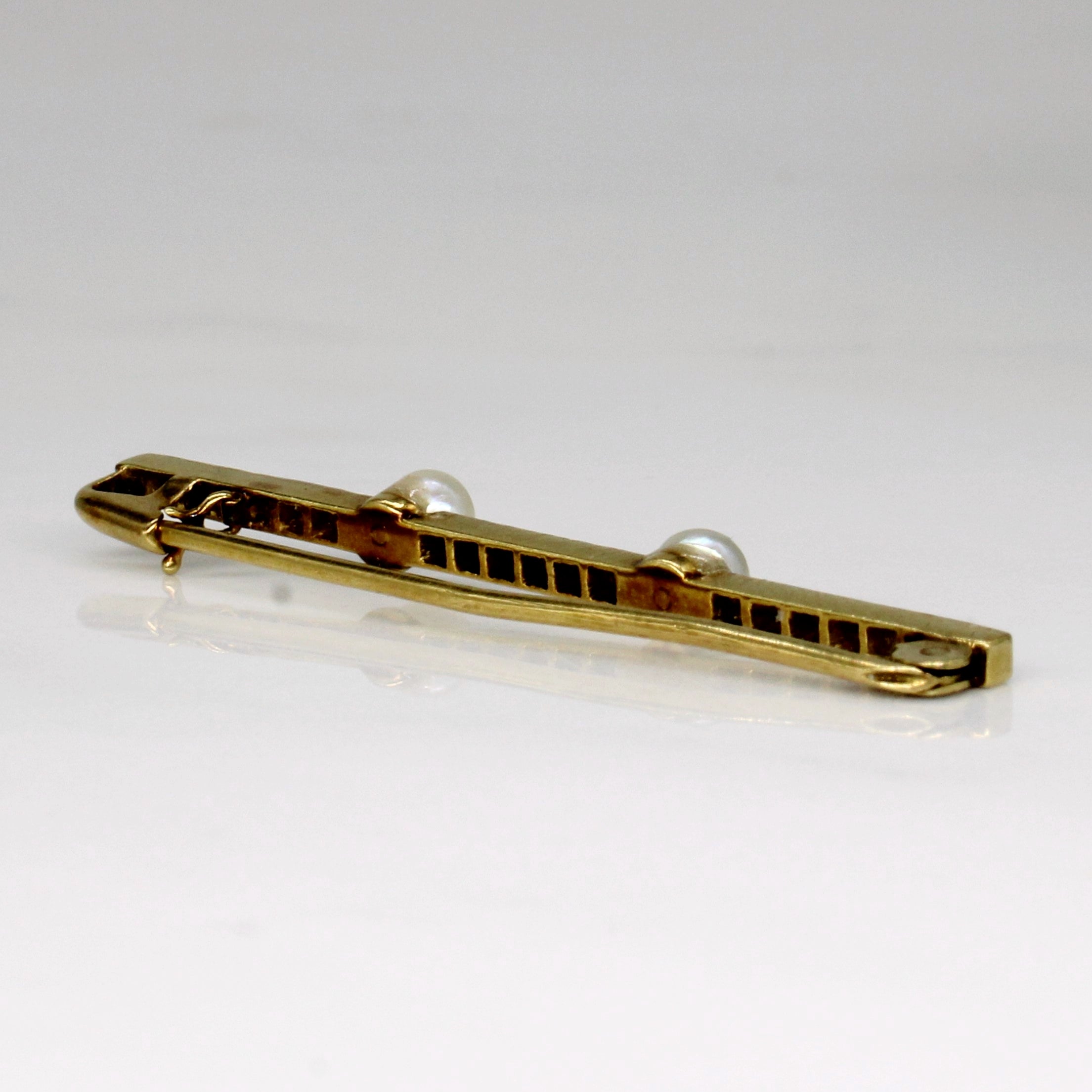 Diamond & Pearl Brooch | 0.20ctw |