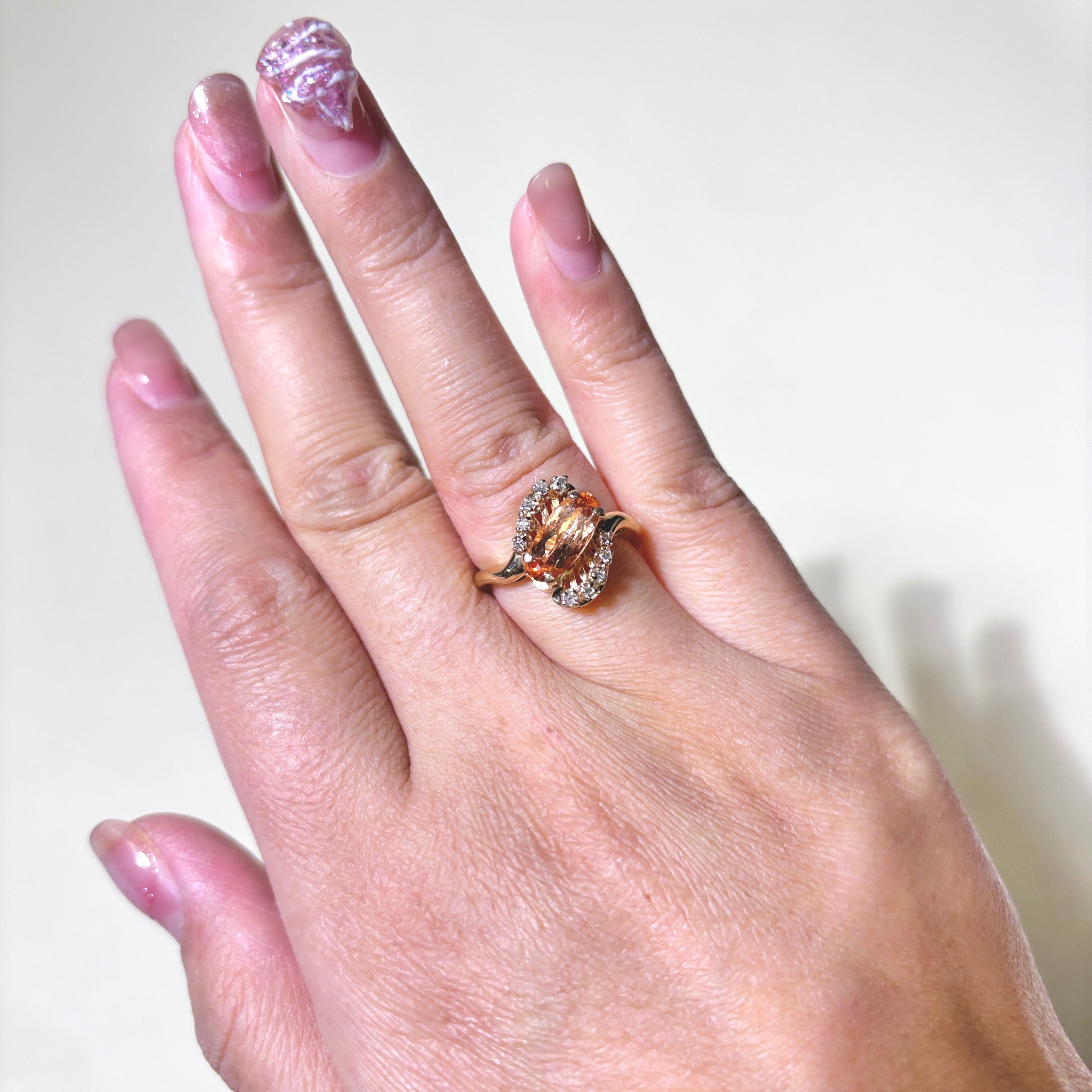 Bague en or jaune 14 carats, morganite et diamants | 1,30 ct, 0,16 ct au total | Taille 6,5