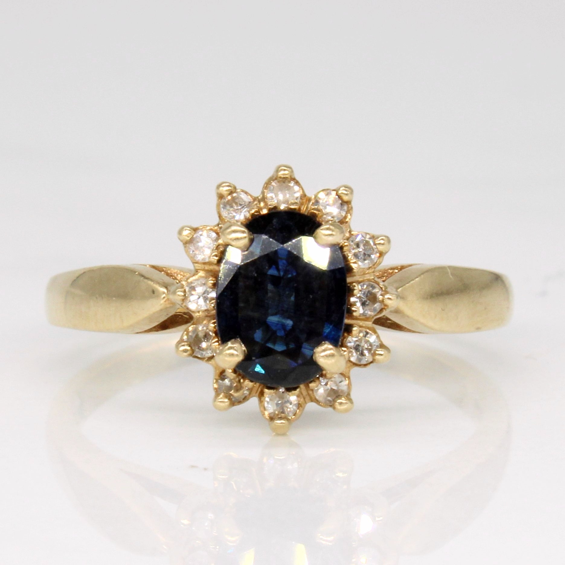 Bague cocktail saphir et diamants | 0,90 ct, 0,12 ct au total | Taille 7,25 |