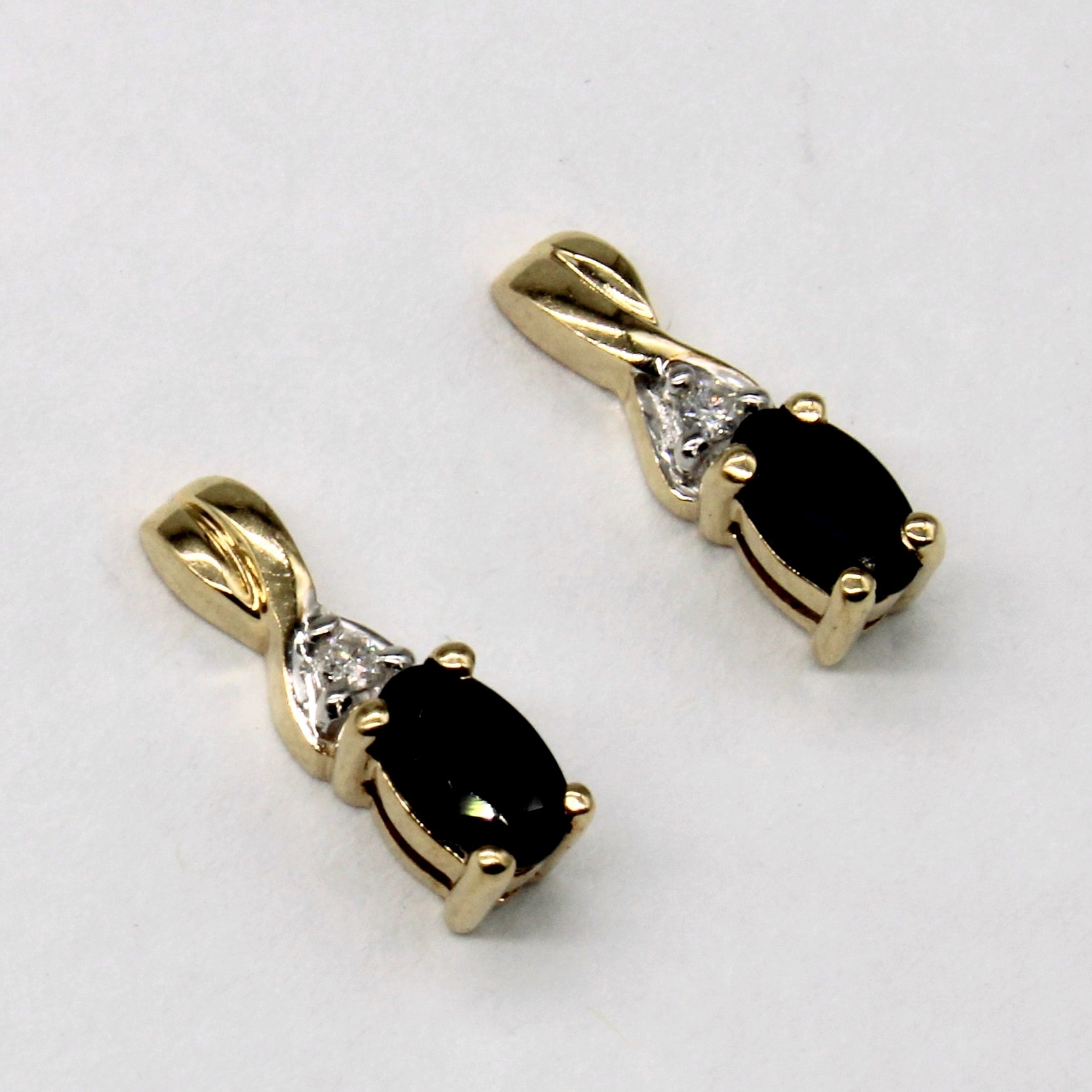 Boucles d'oreilles saphir et diamants | 0,40 ct, 0,02 ct |
